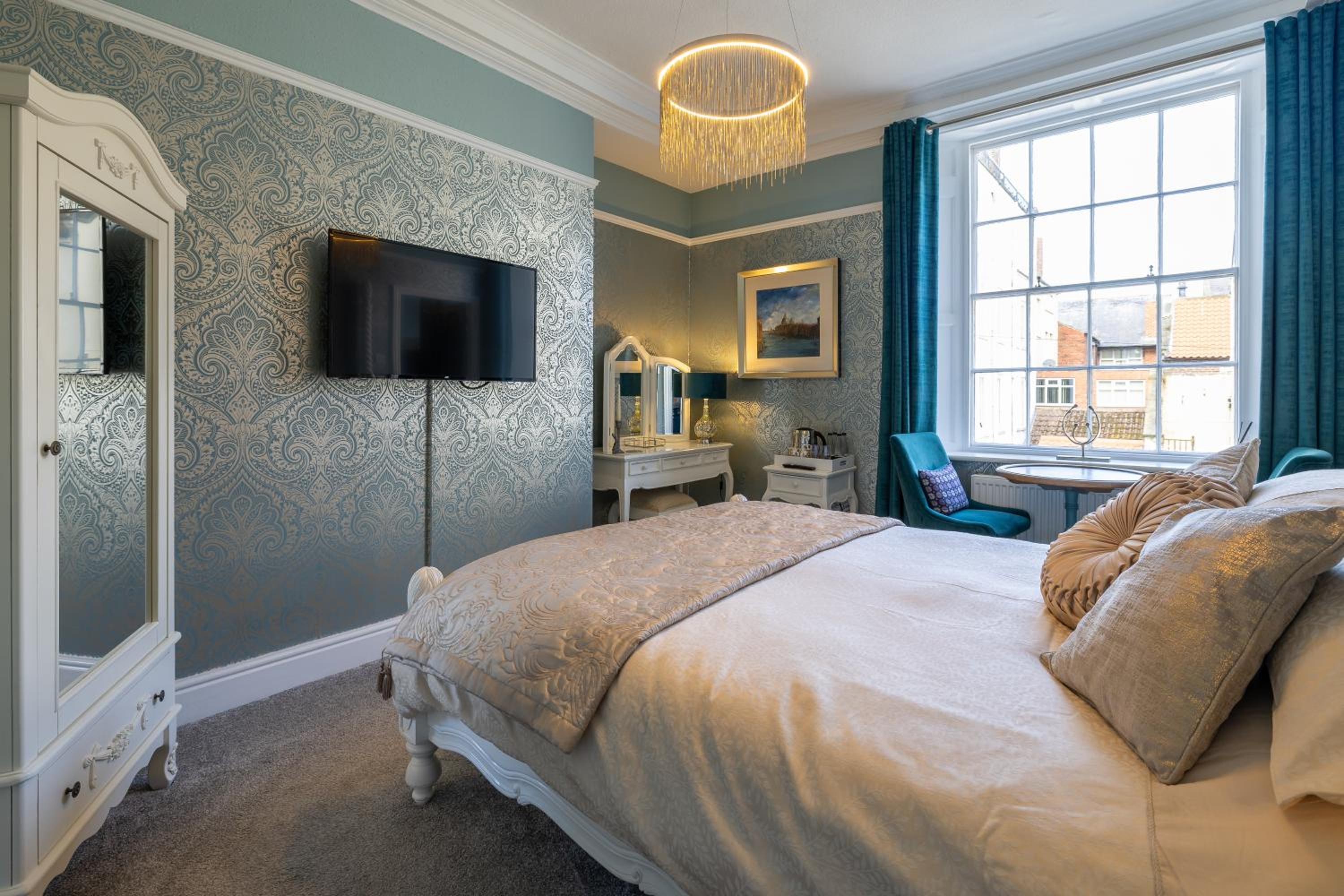 Superior King Room - Summer
