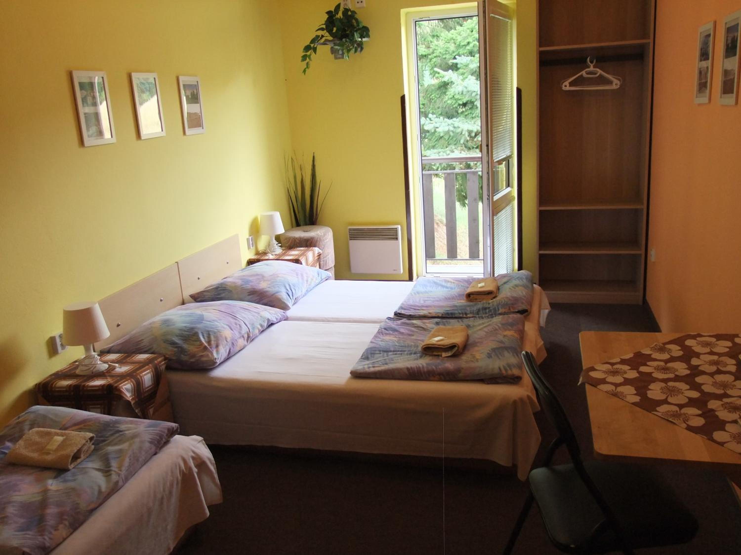 Quadruple Room - Photo 8