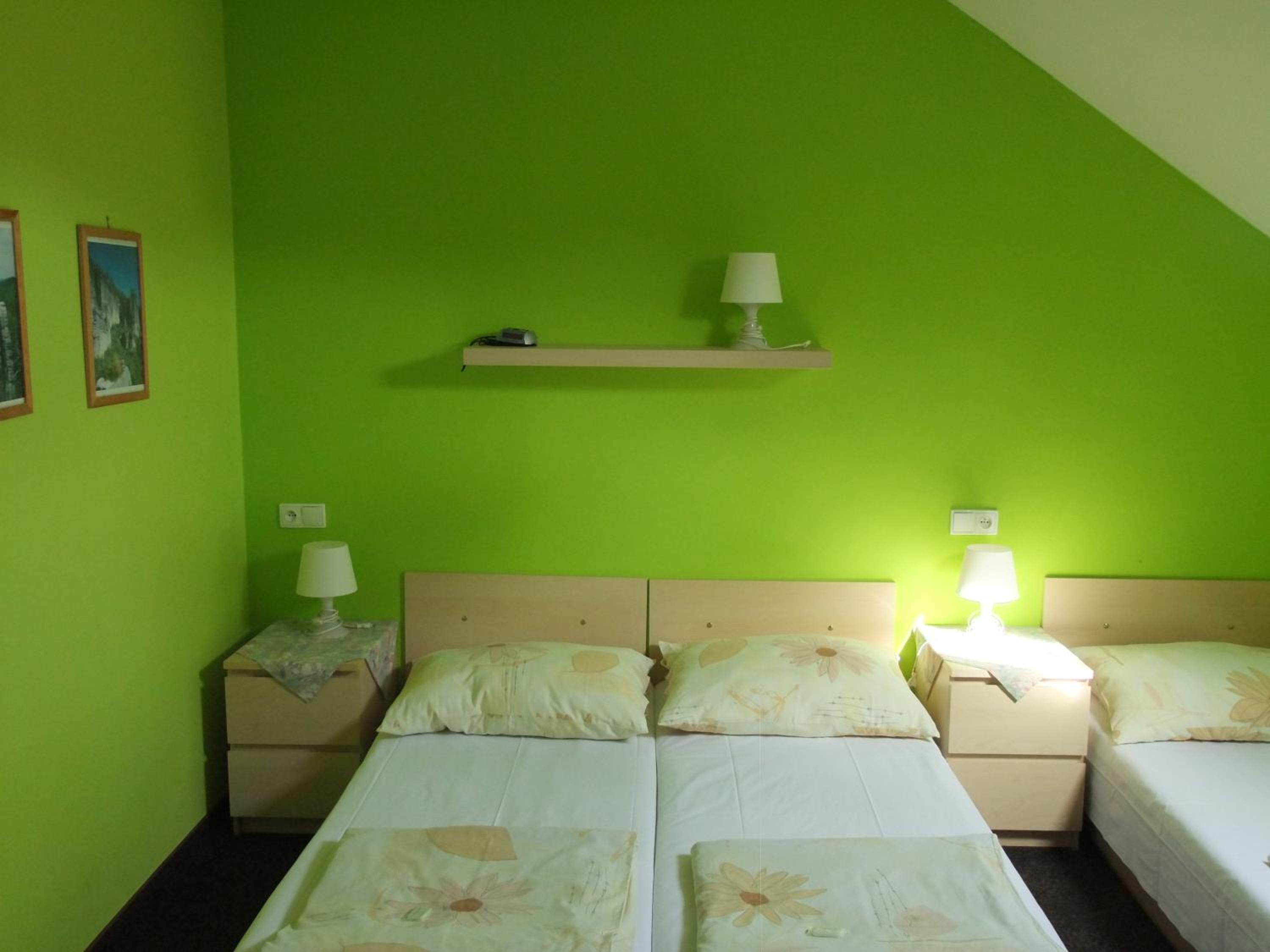 Quadruple Room - Photo 9