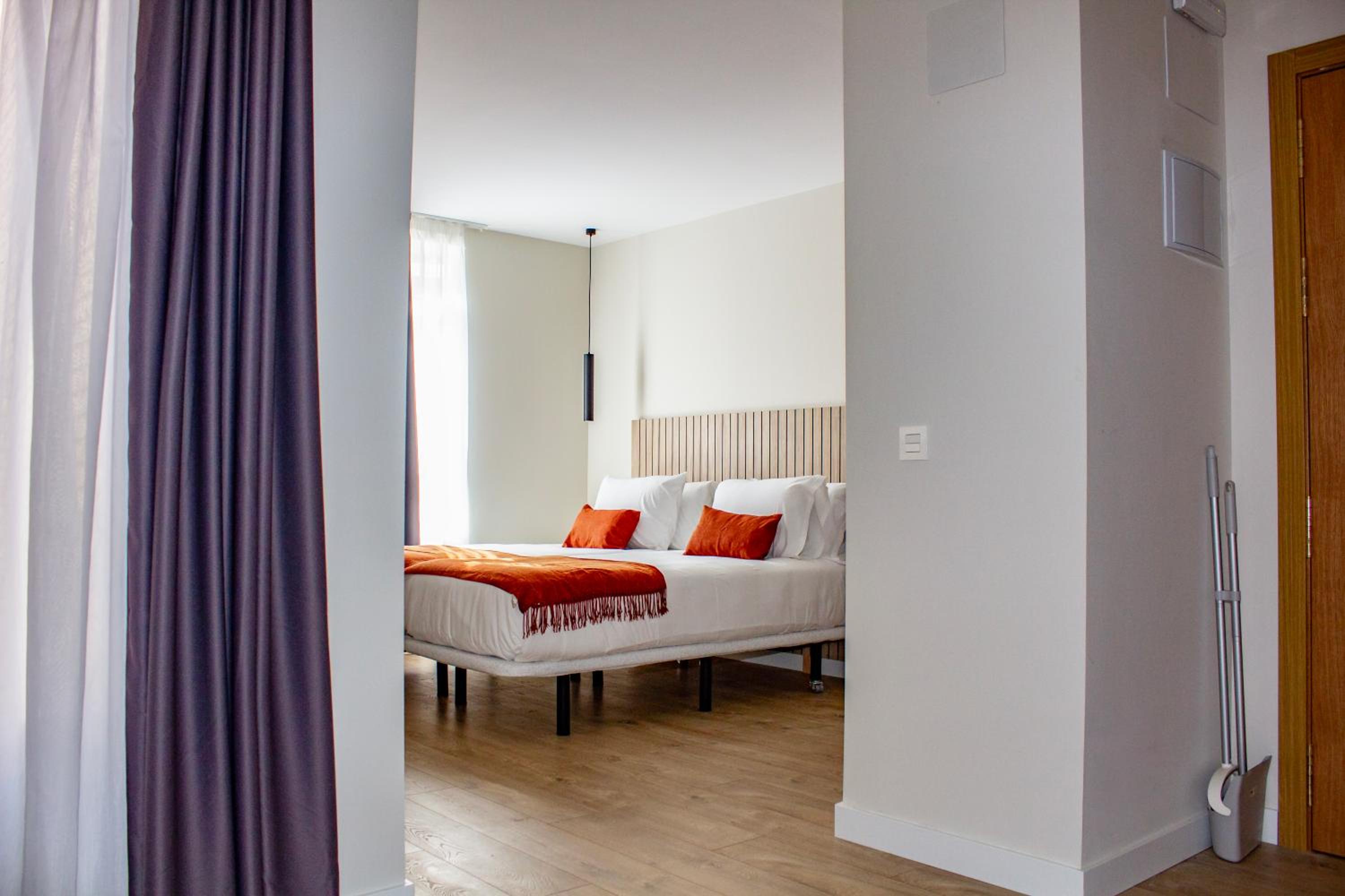 One-Bedroom Apartment with Terrace photo 2