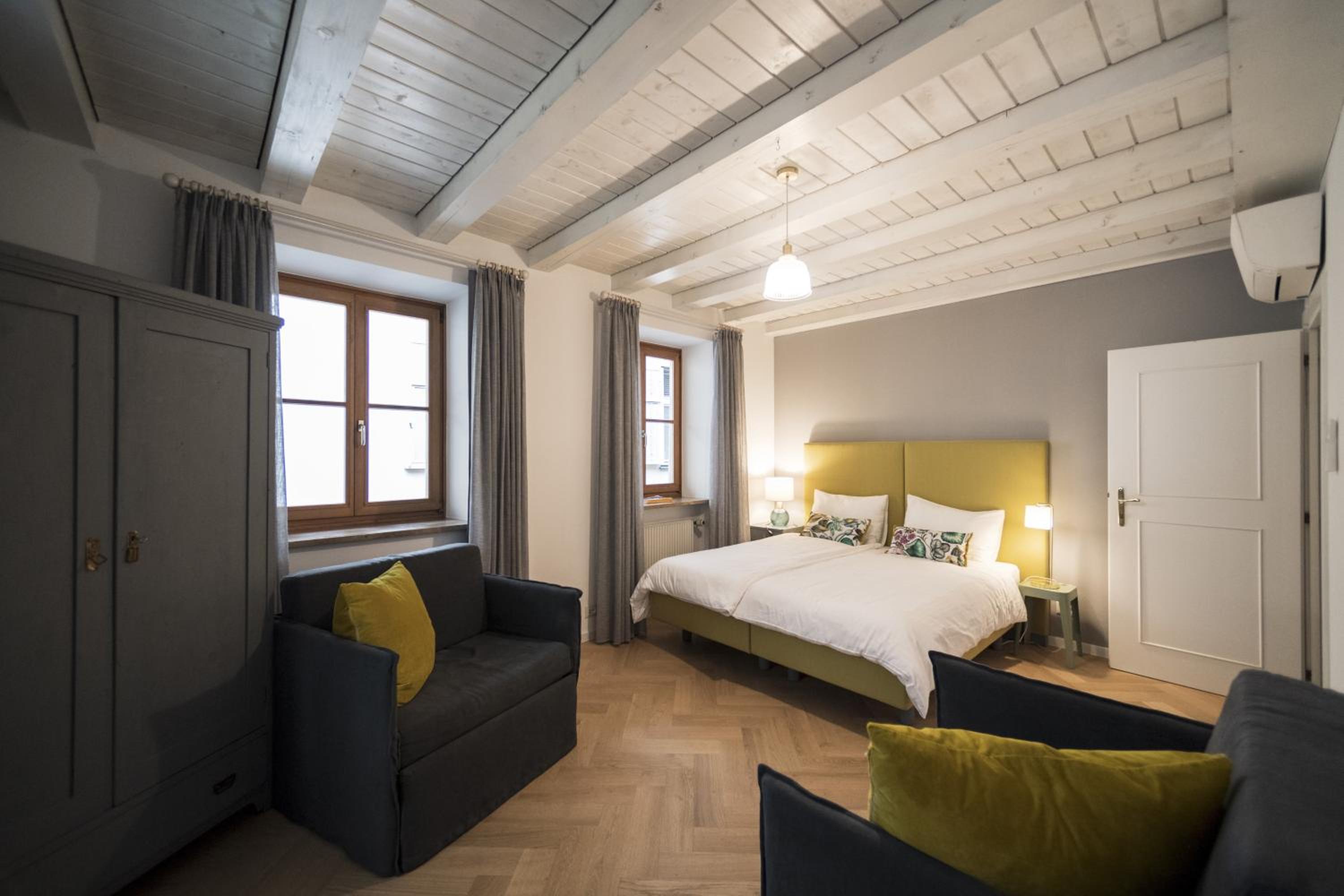 Two-Bedroom Apartment - Photo 9
