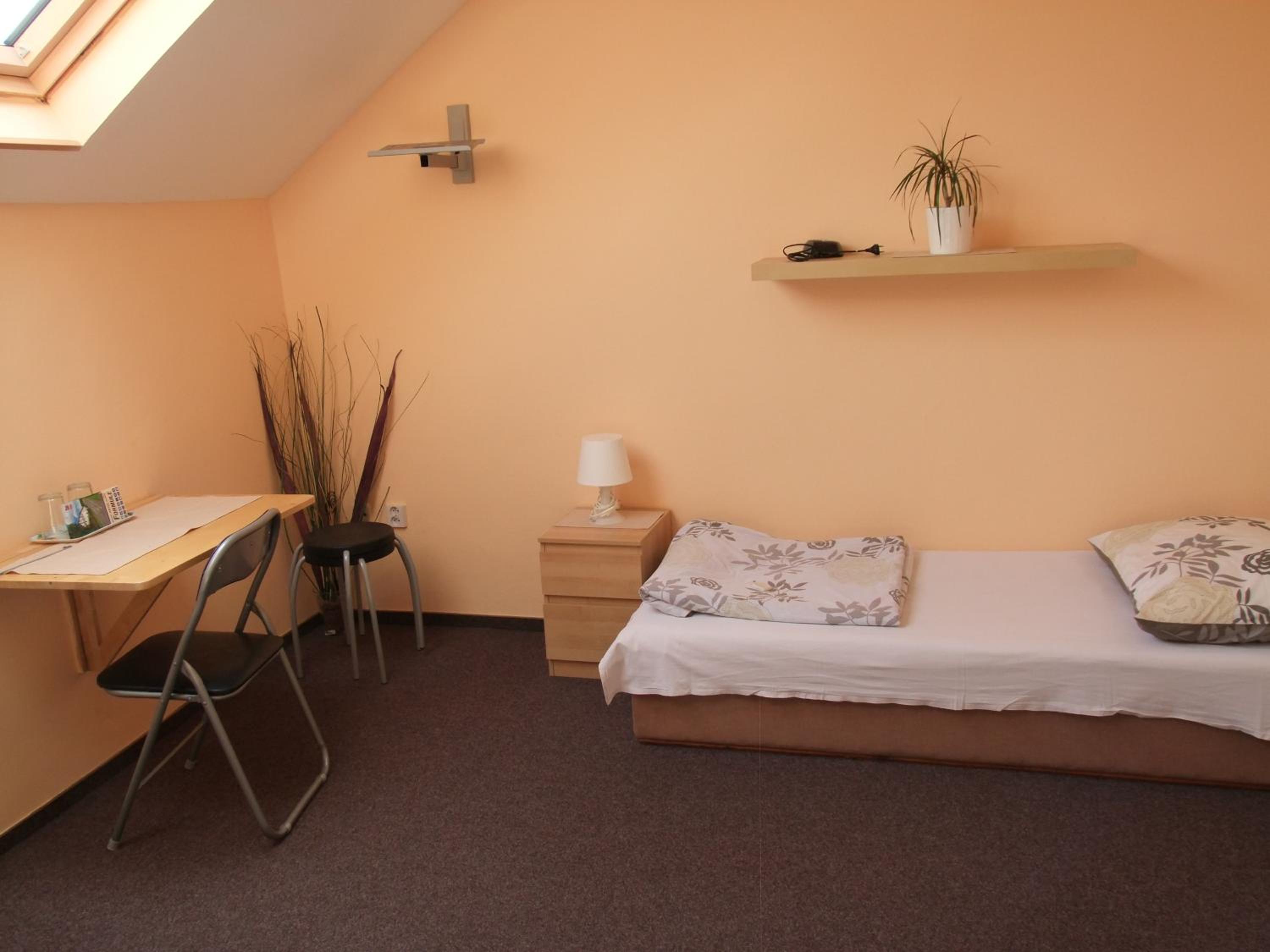 Triple Room - Photo 9