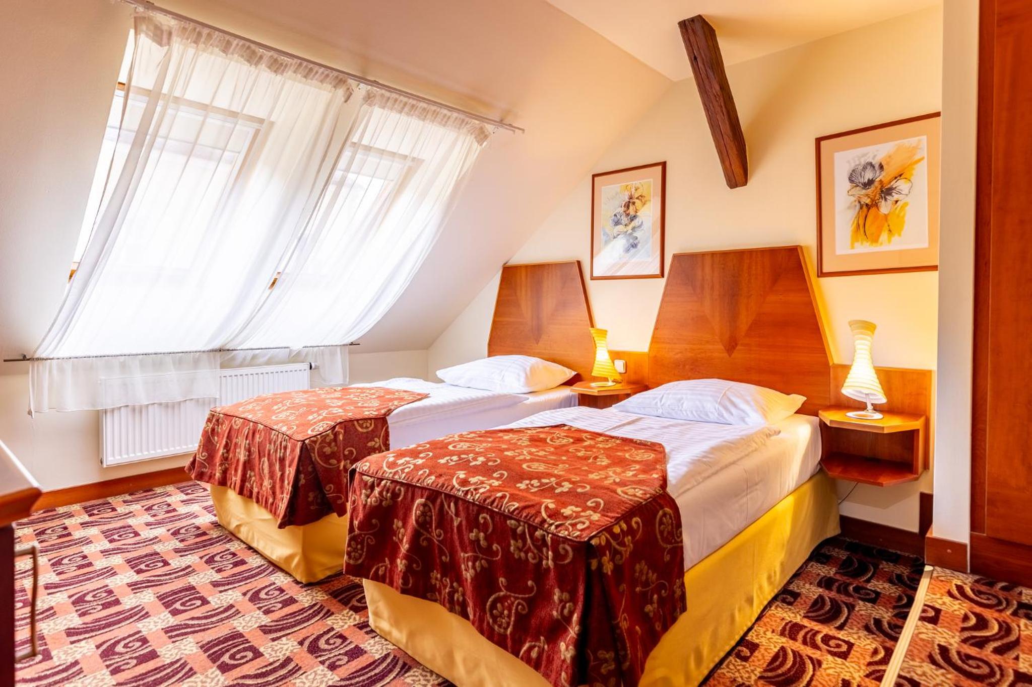 Superior Twin Room - Photo 11