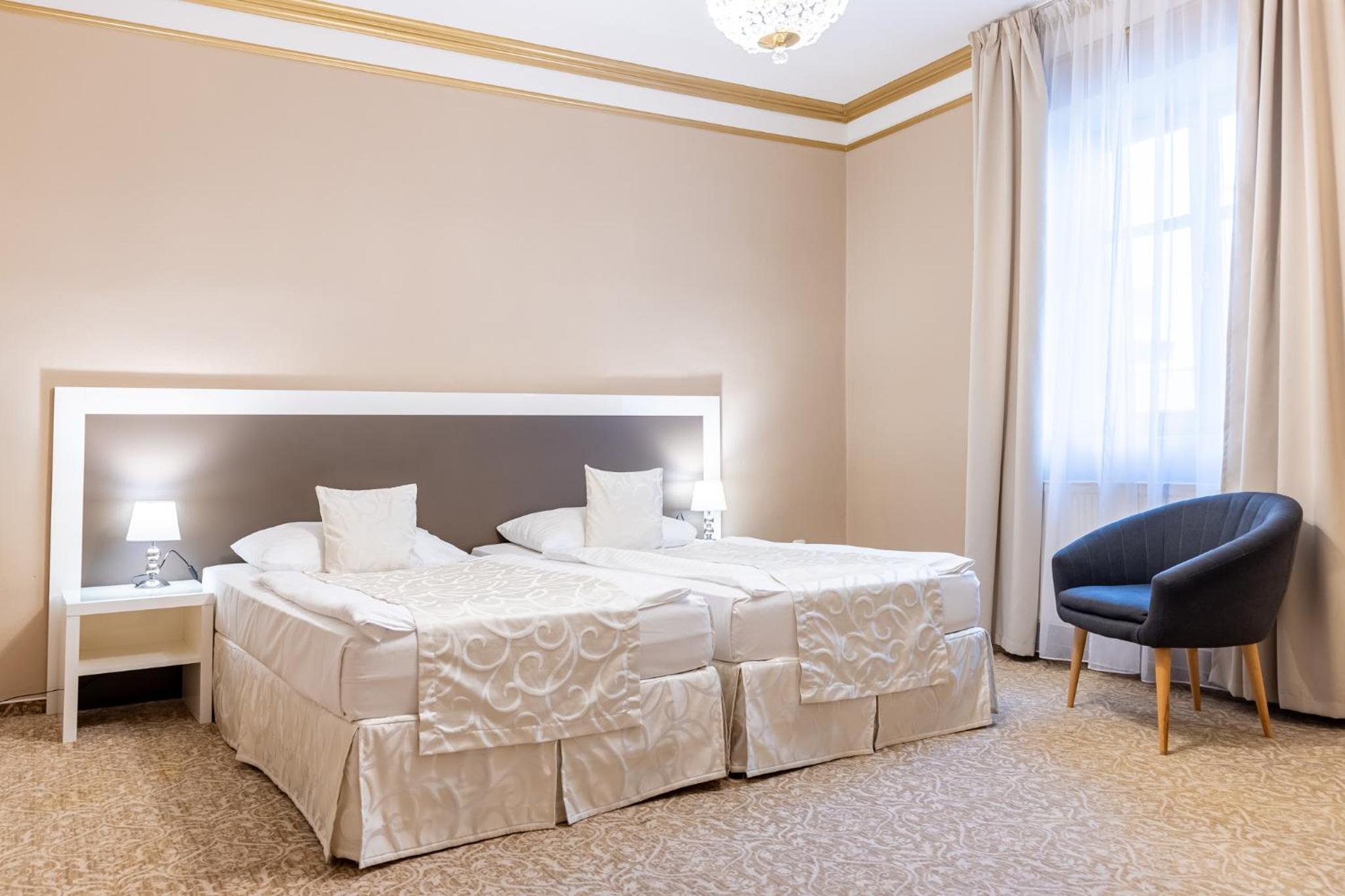 Superior Twin Room - Photo 8