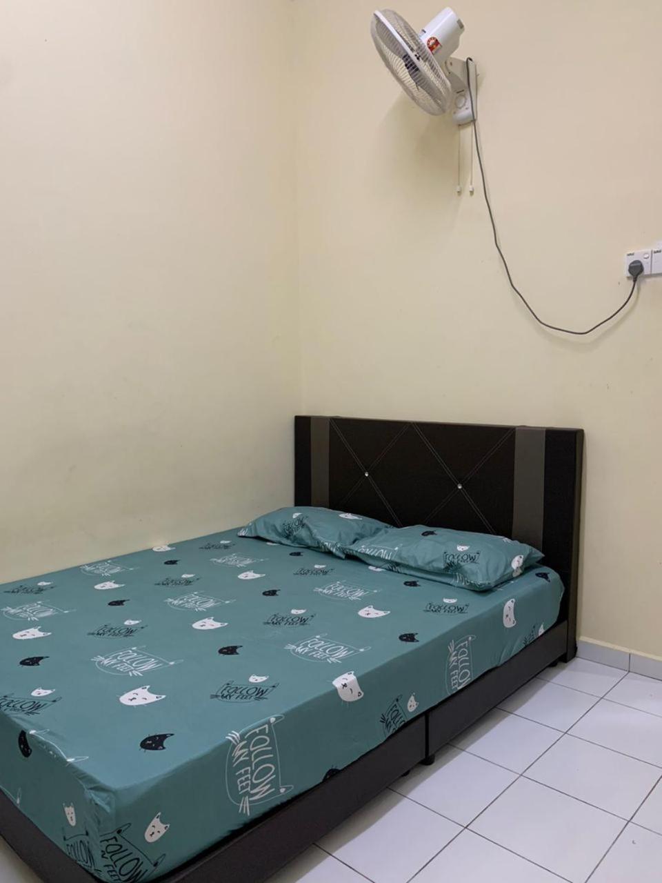 Three-Bedroom House photo 2