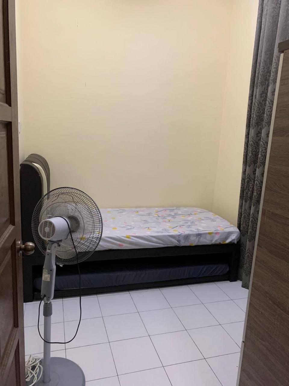 Three-Bedroom House photo 3