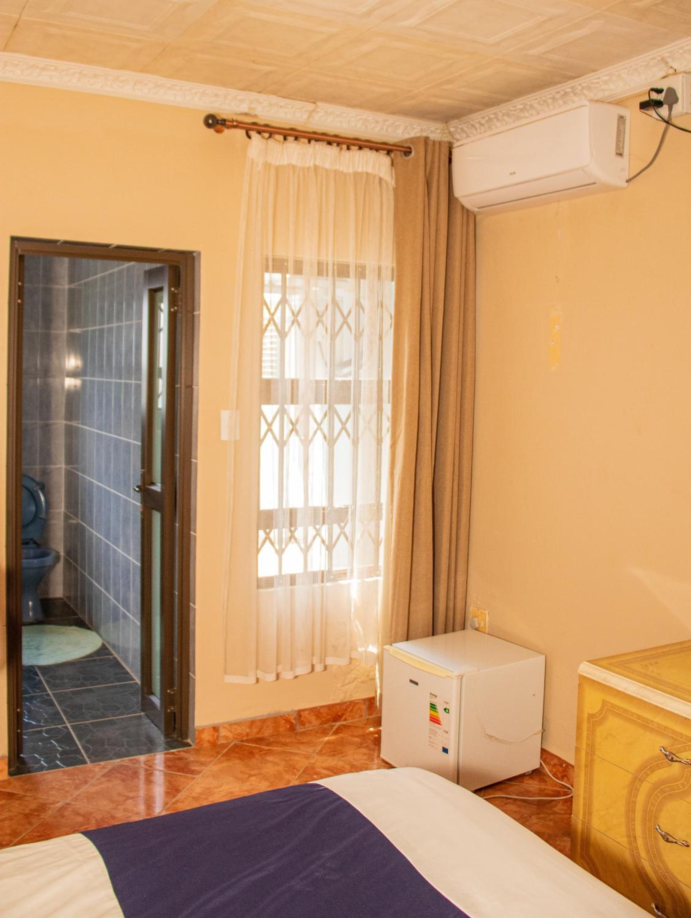 Budget Double Room photo 2