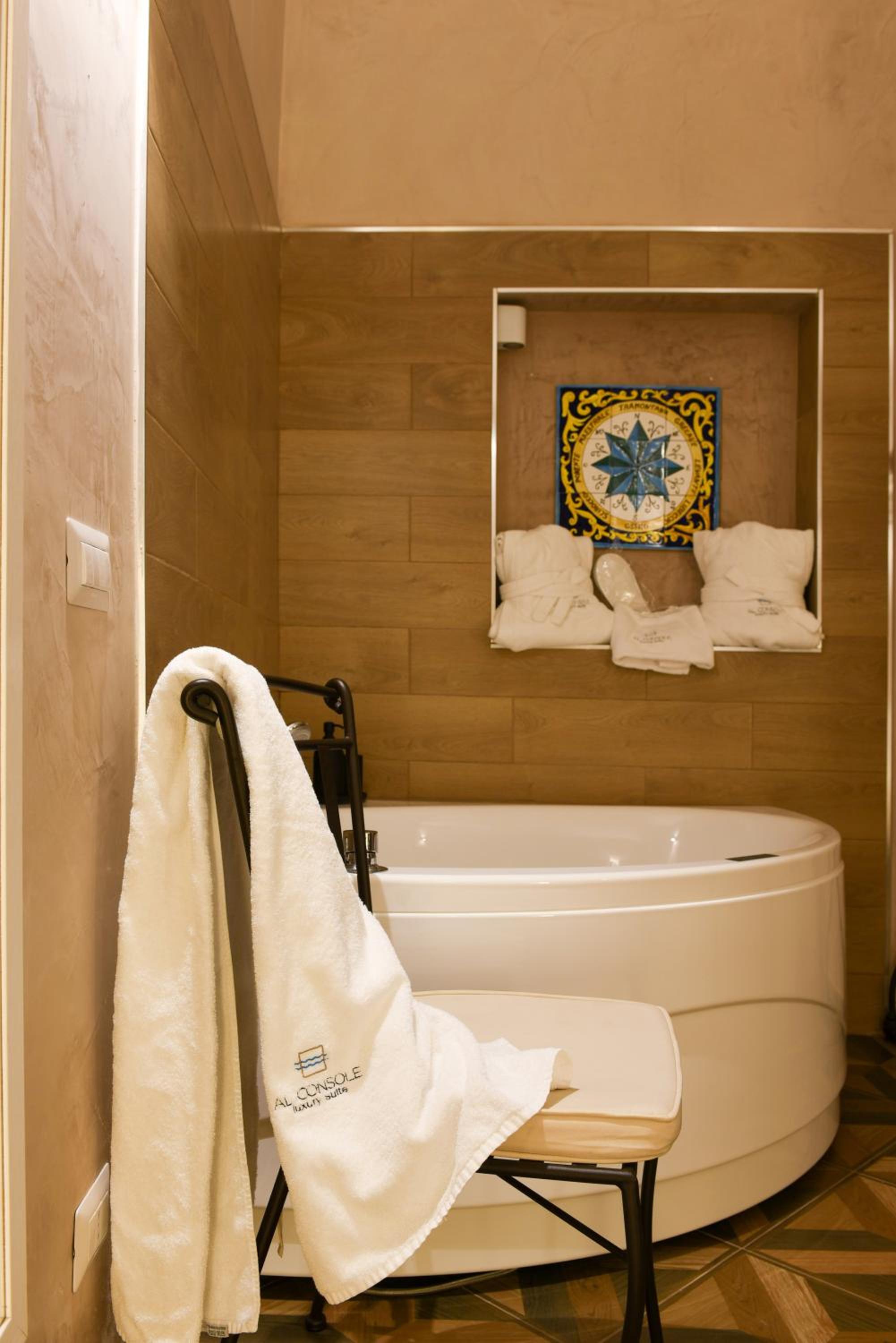 King Room With Spa Bath photo 2