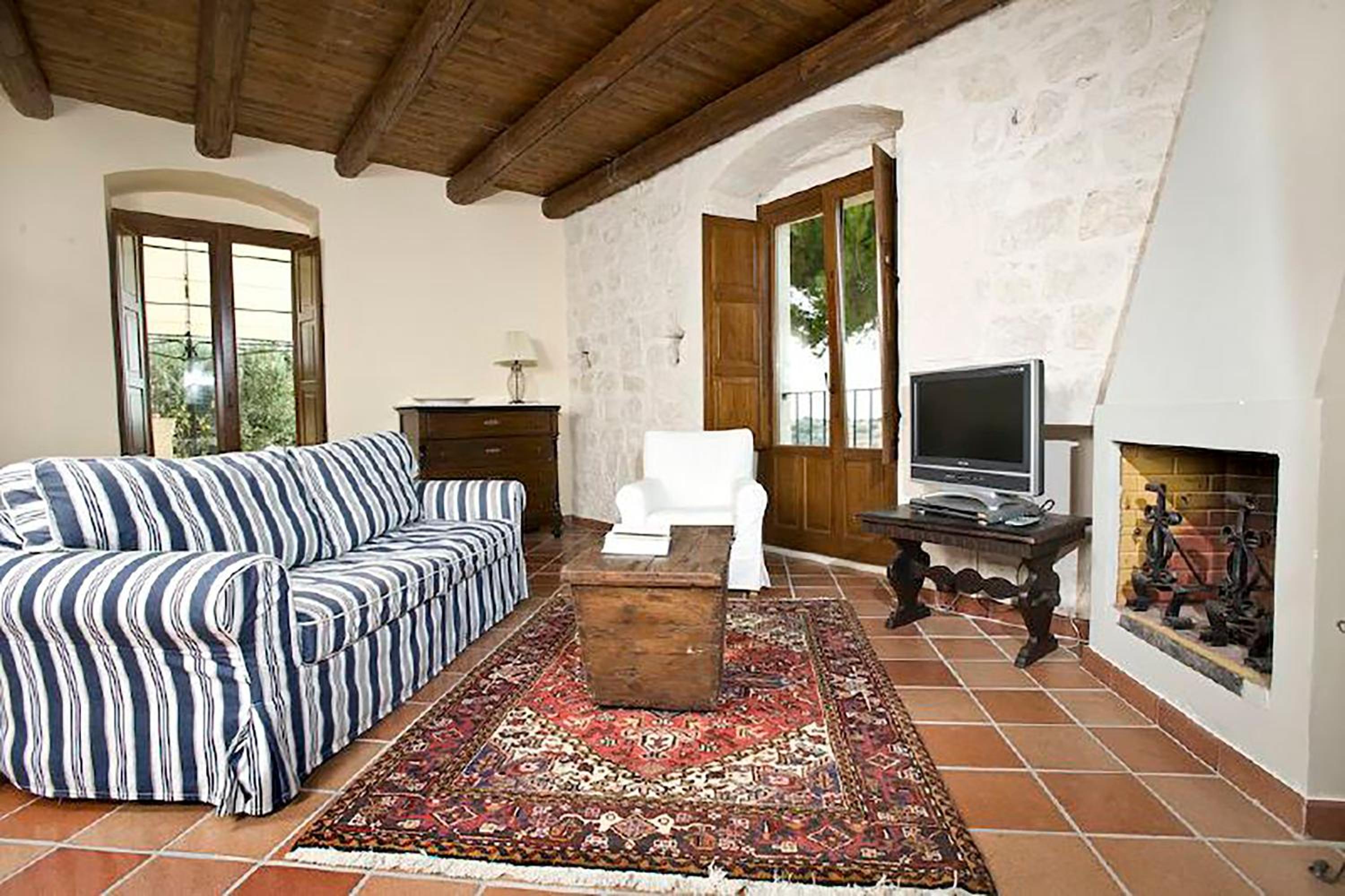 Villa photo 2