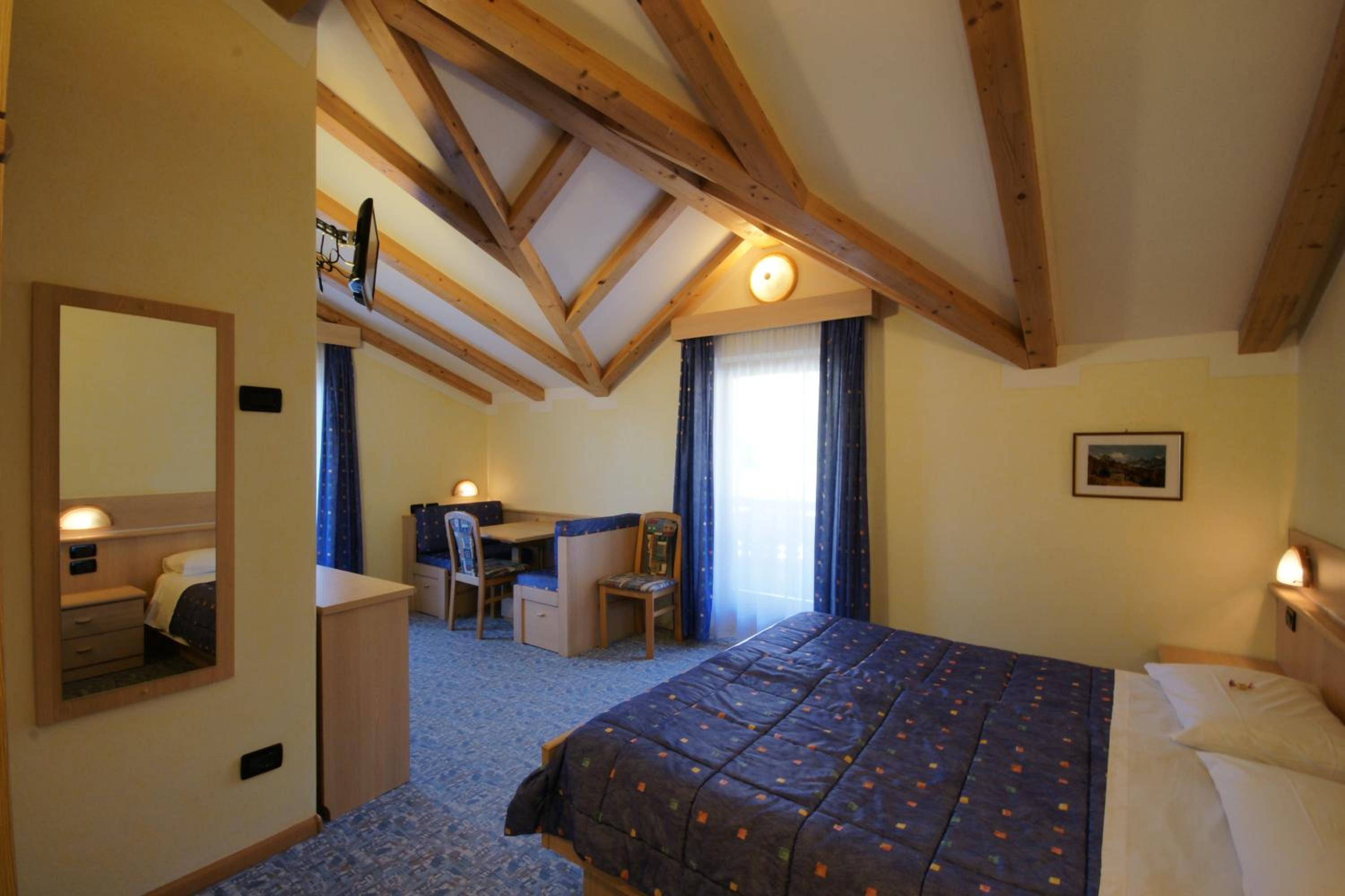 Triple Room With Mountain View