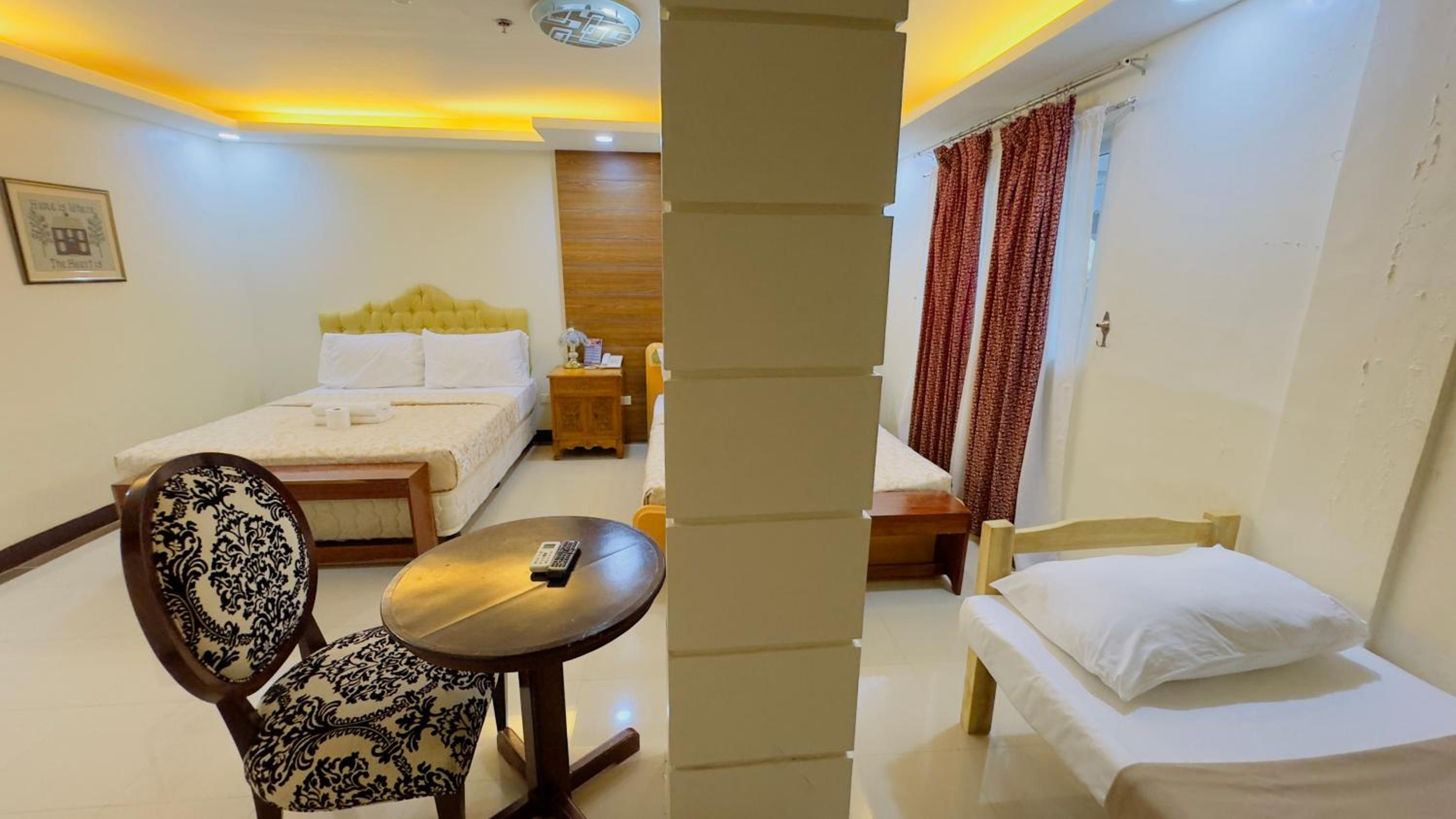 Superior Quadruple Room photo 2