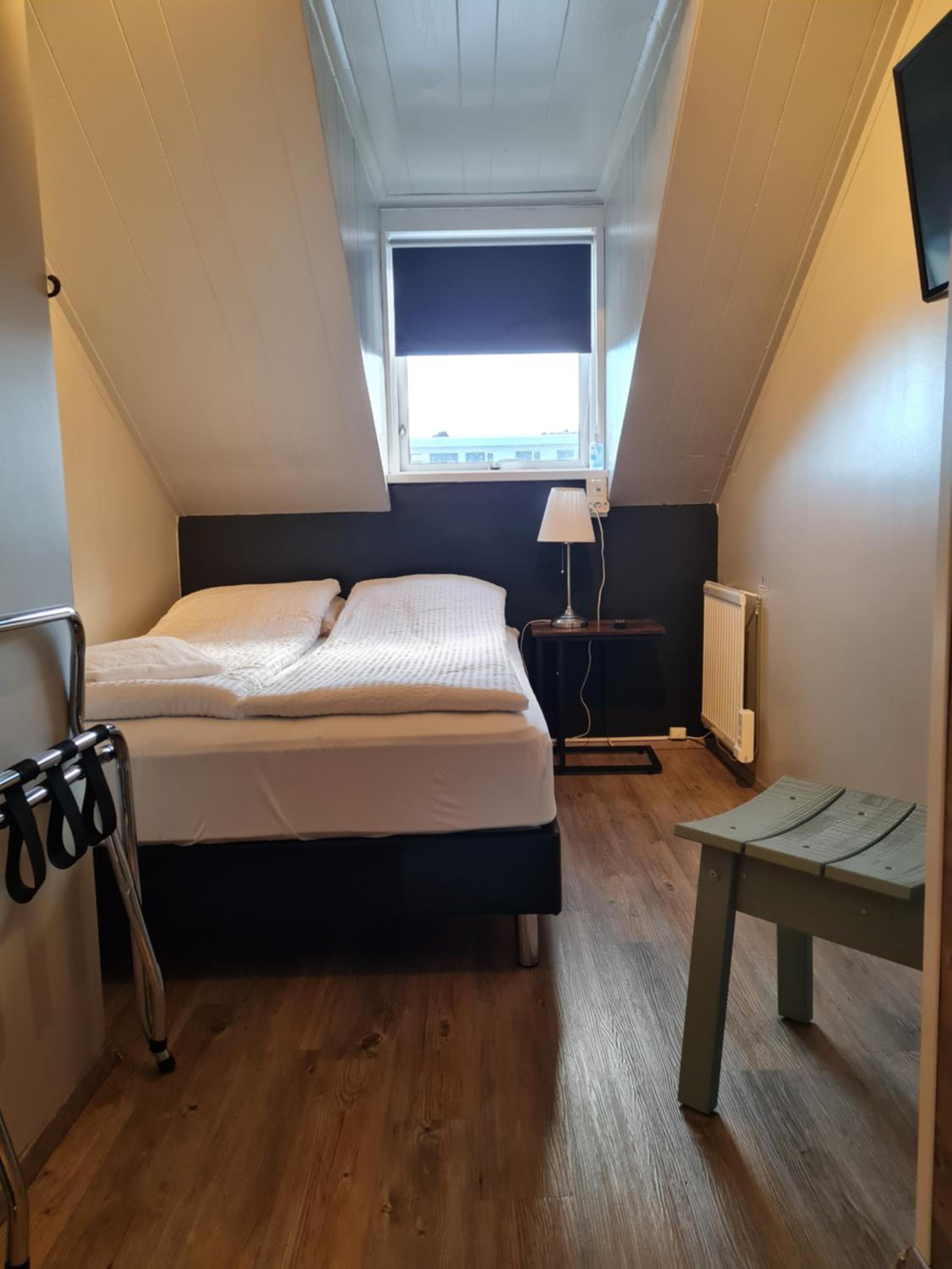 Small Double Room with Shared Bathroom photo 1