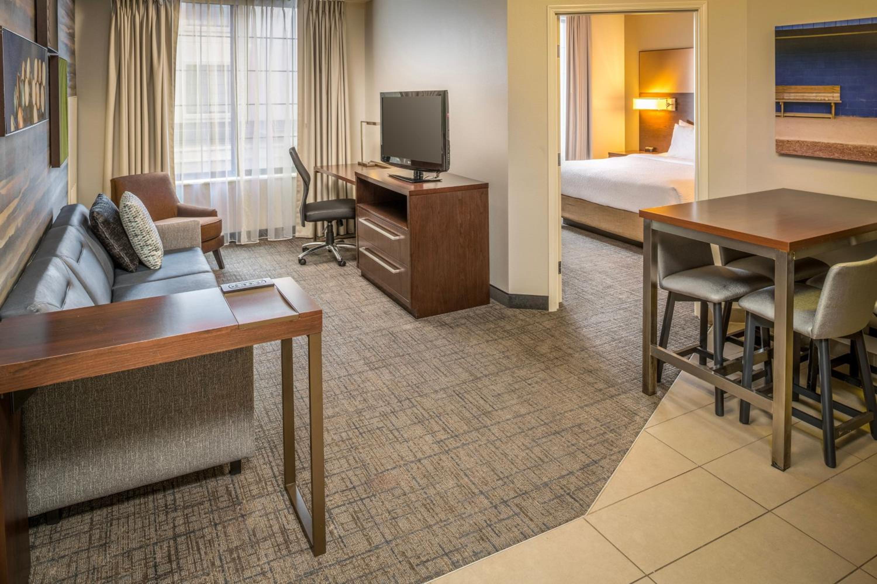 Two-Bedroom King Suite with Roll-In Shower - Mobility/Hearing Accessible photo 3