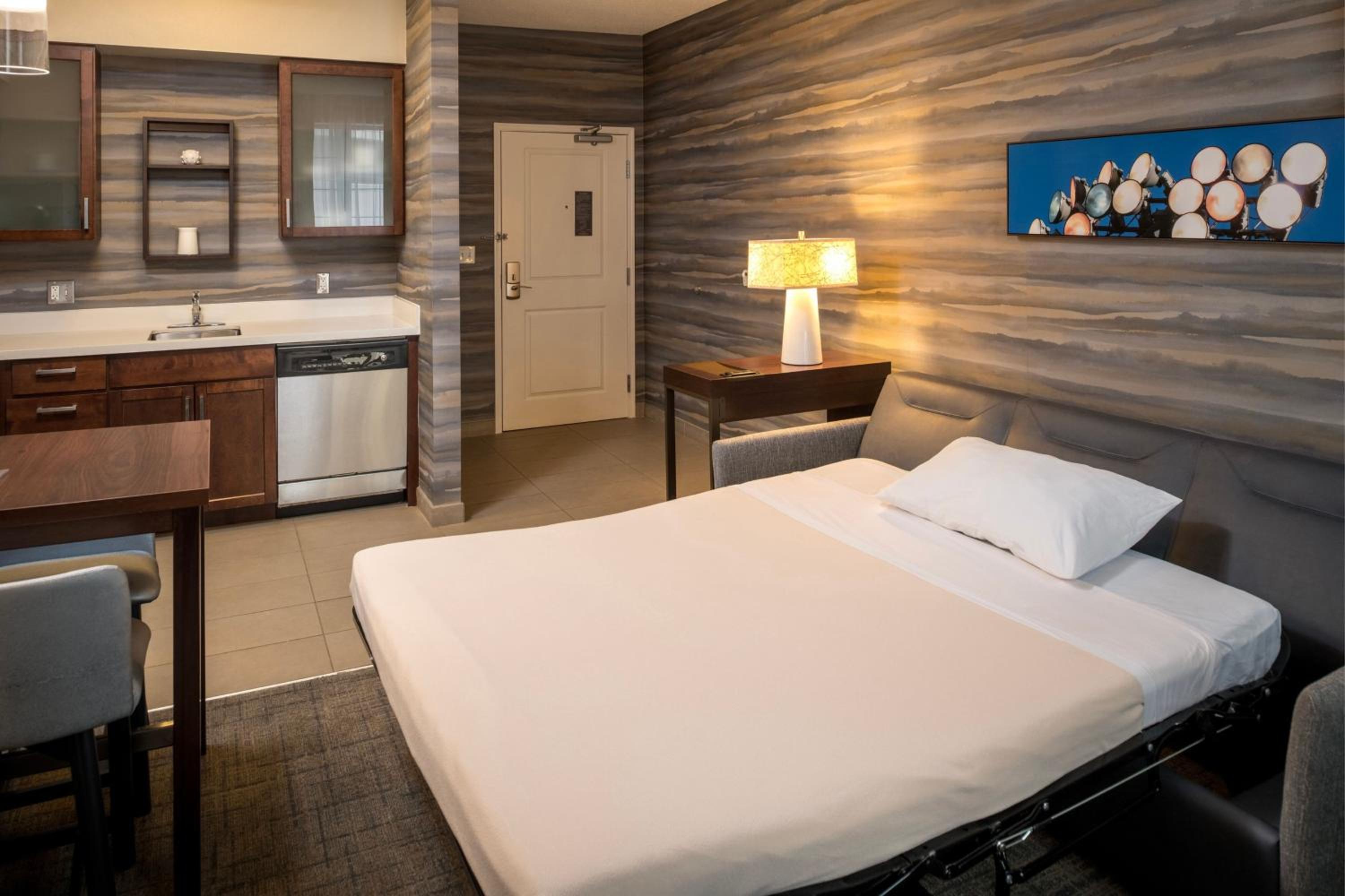 One-Bedroom King Suite with Sofa Bed and Adapted Tub - Mobility and Hearing Accessible photo 1