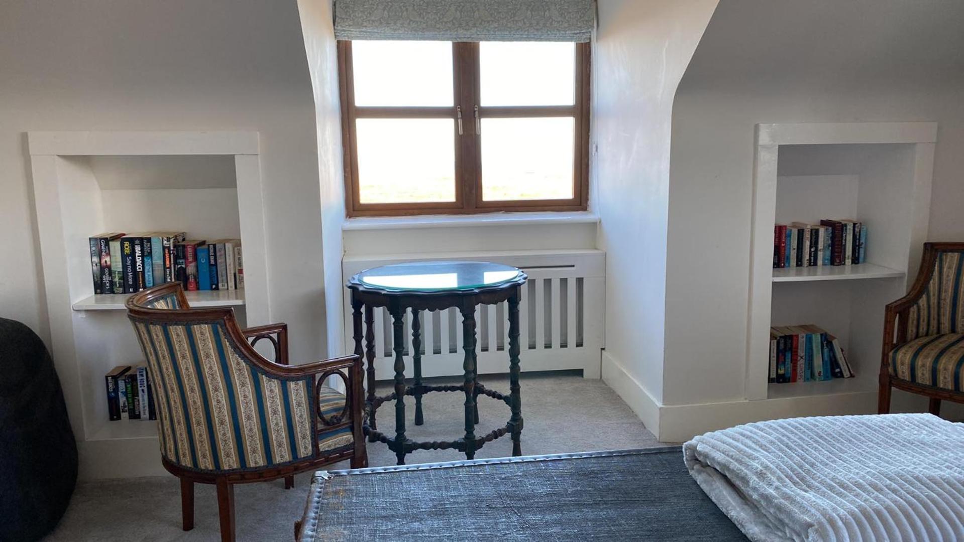 Three-Bedroom Apartment photo 1