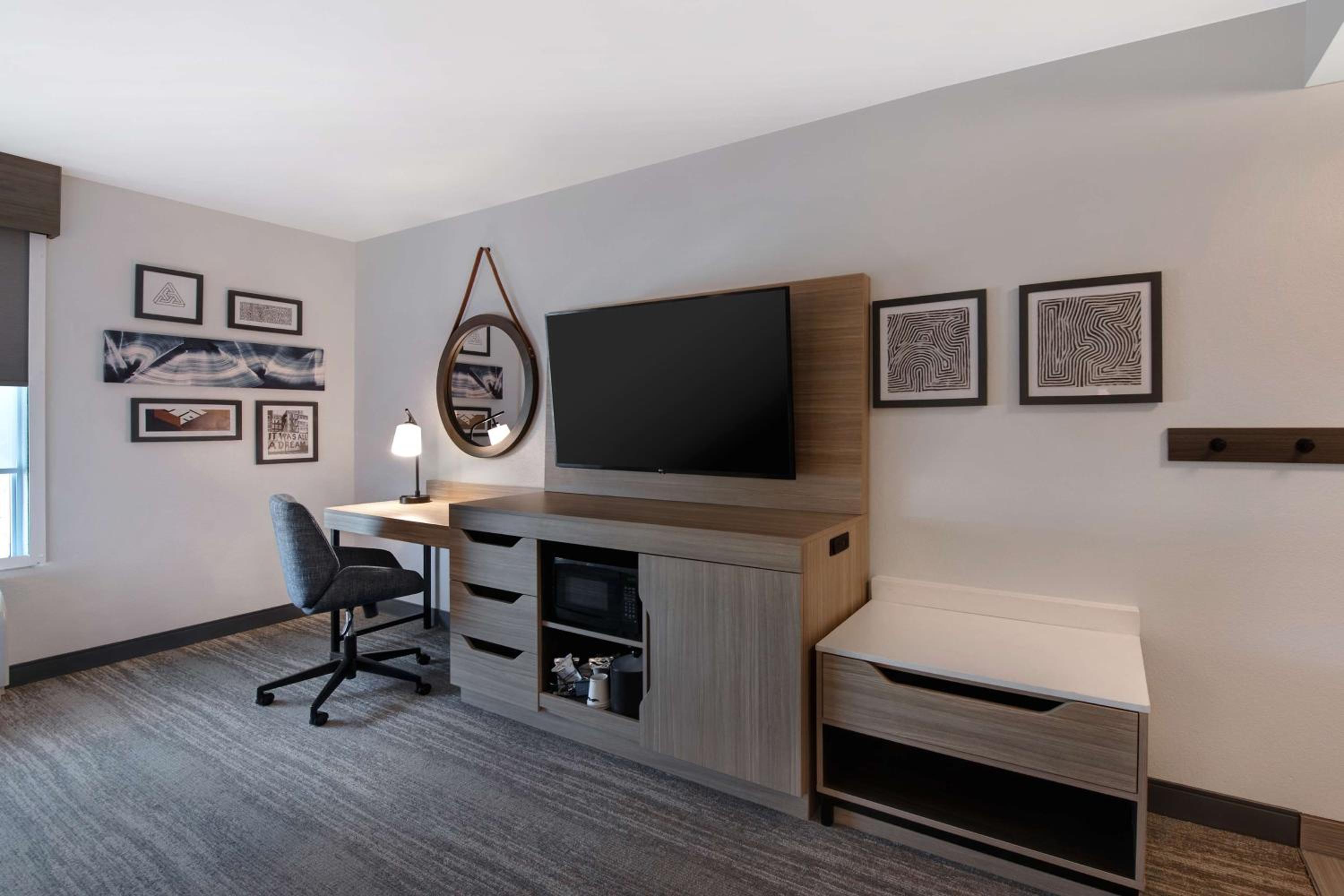 King Room - Mobility Access/Non-Smoking - Photo 8
