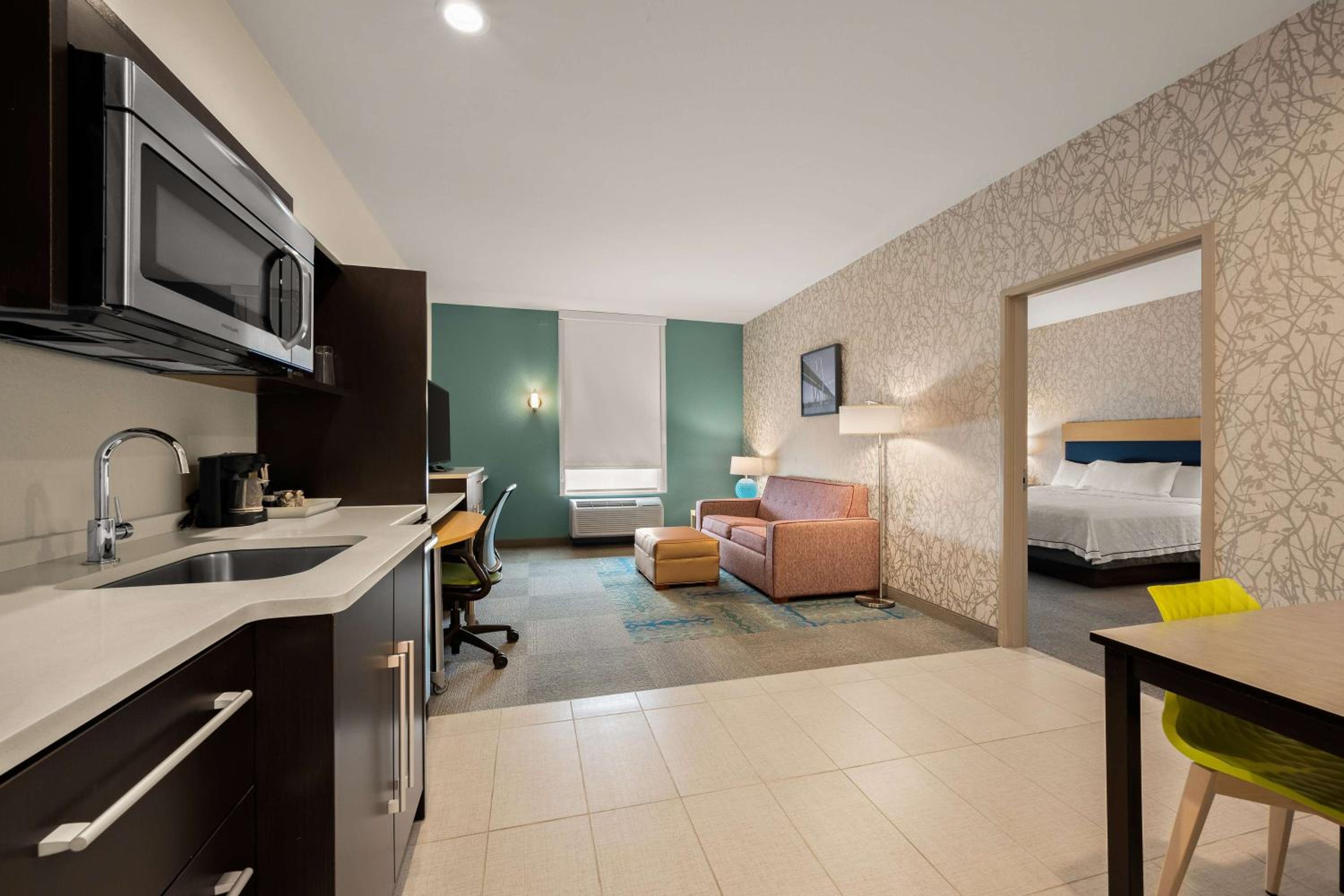 King Studio Suite - Hearing Access/Non-Smoking