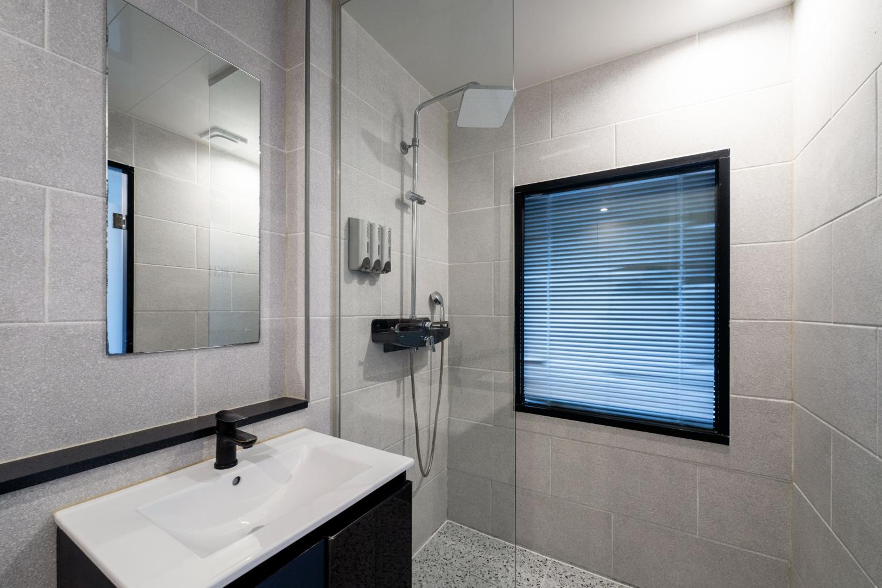 Deluxe Double Room with Sea View - Photo 2
