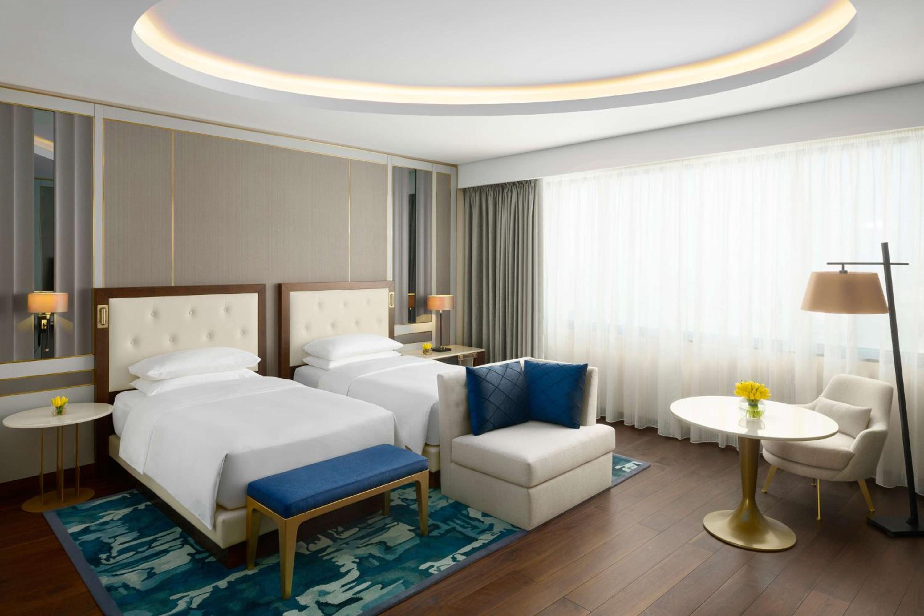 Twin Room with City View - Photo 2