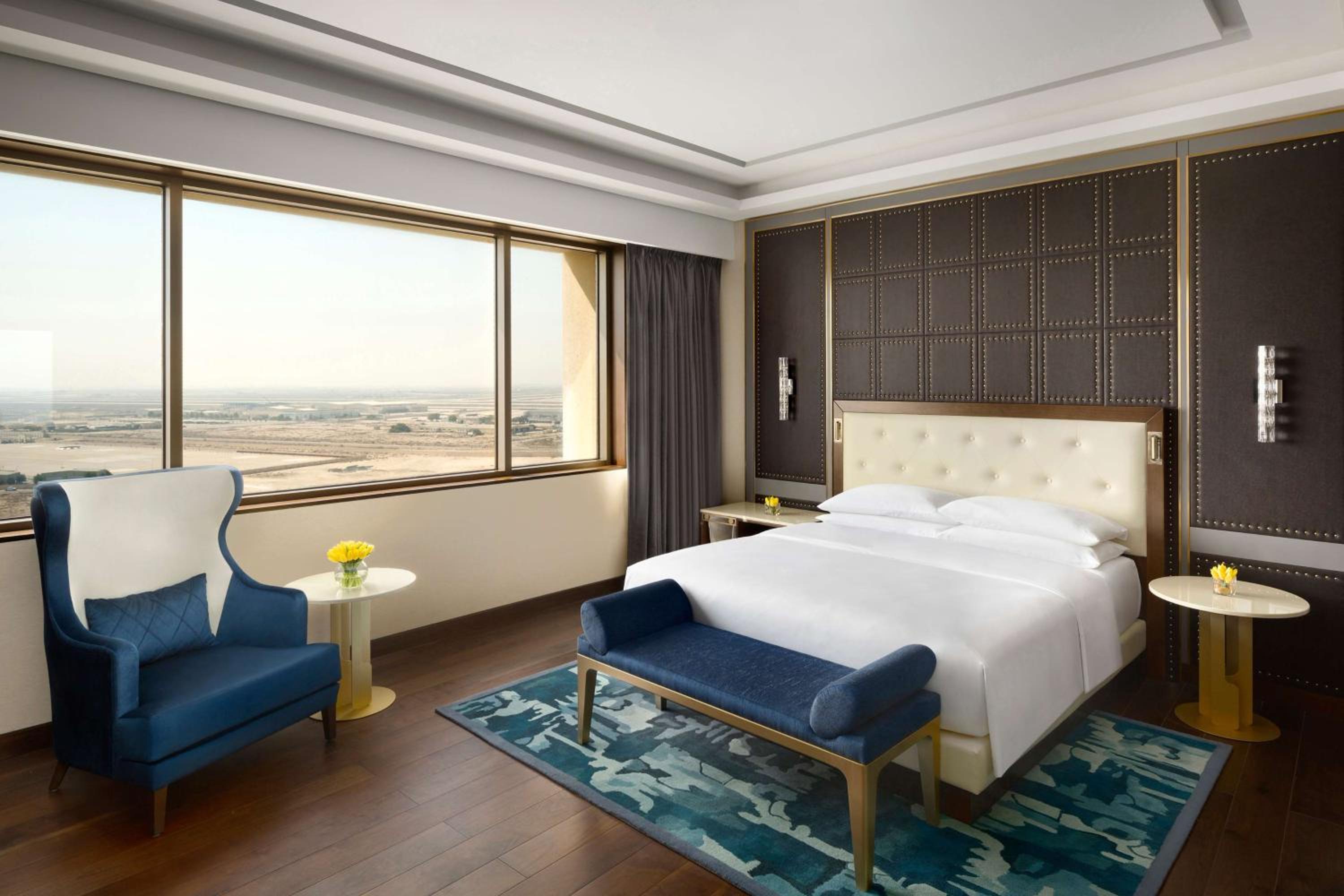 Diplomat Suite - Photo 2