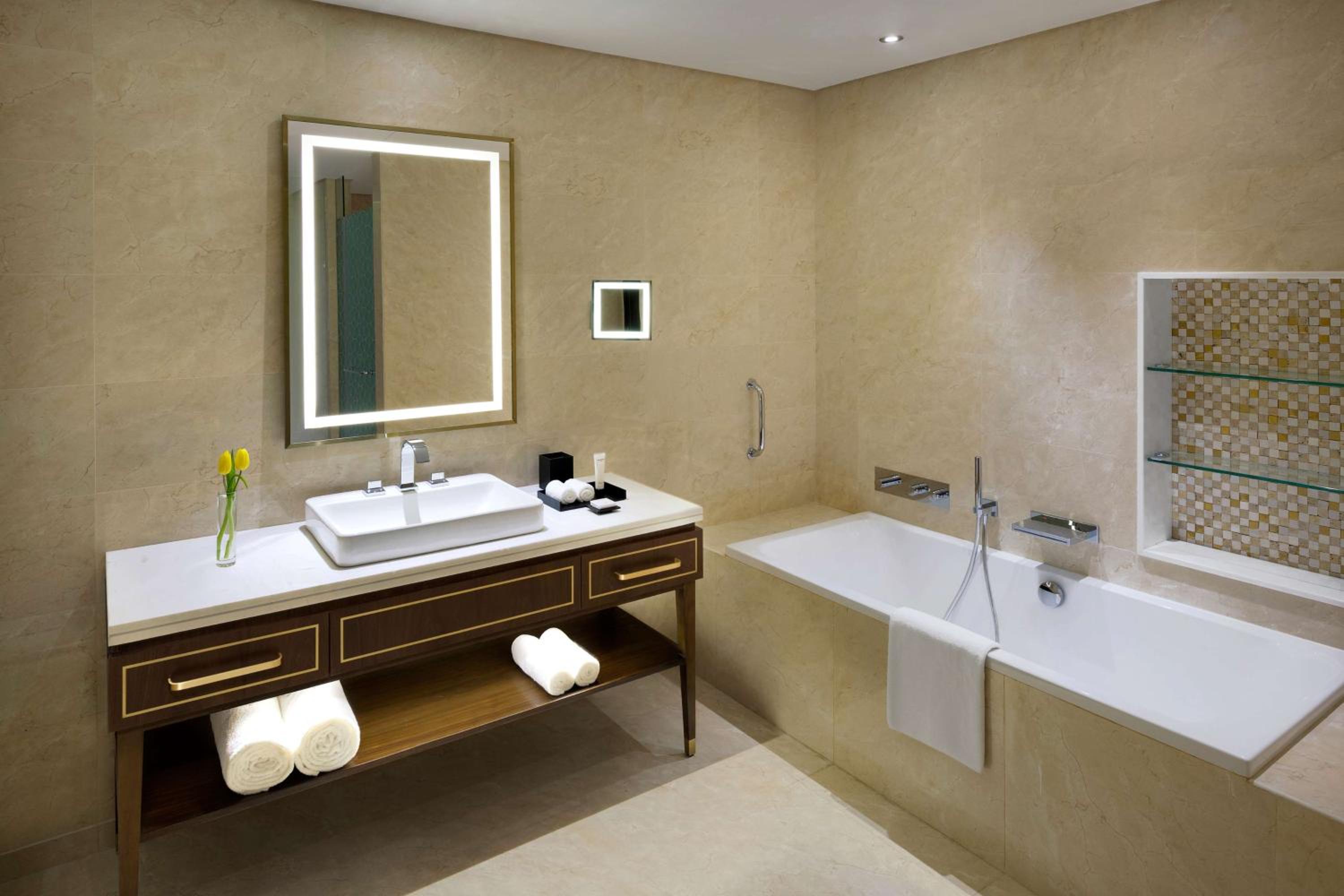 Grand Executive Suite - Photo 2