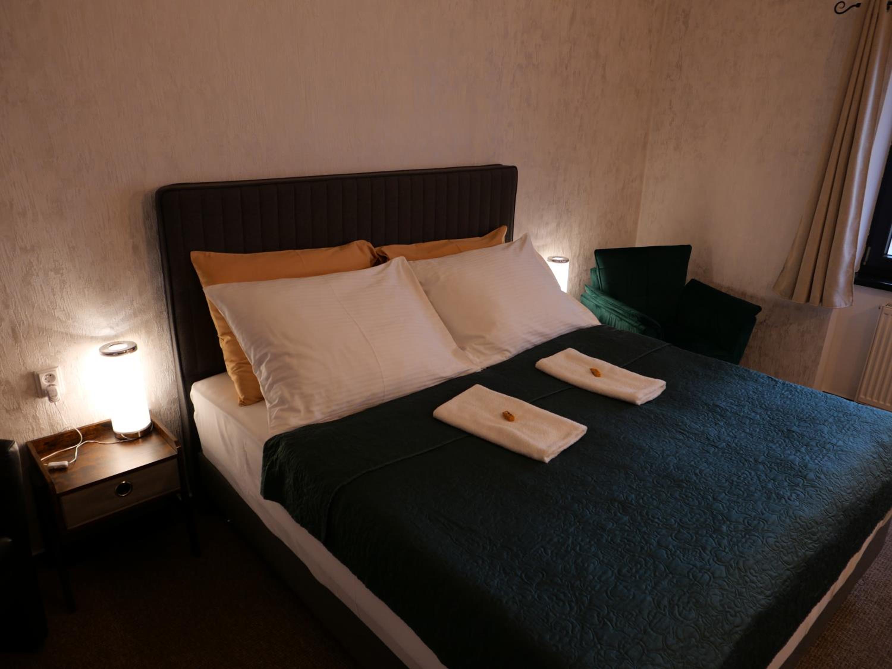 Double Room - Photo 12