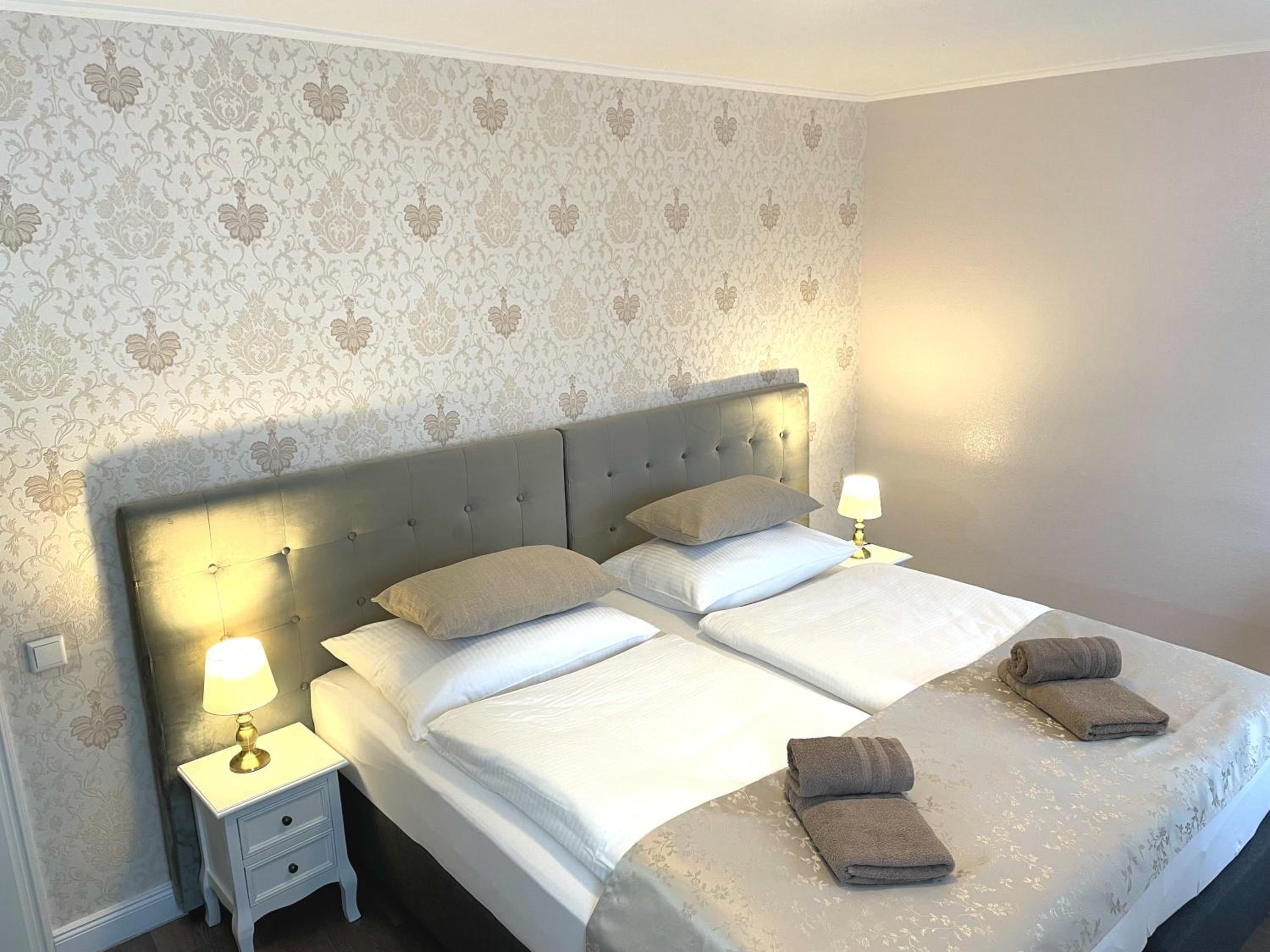 One-Bedroom Apartment - Photo 1