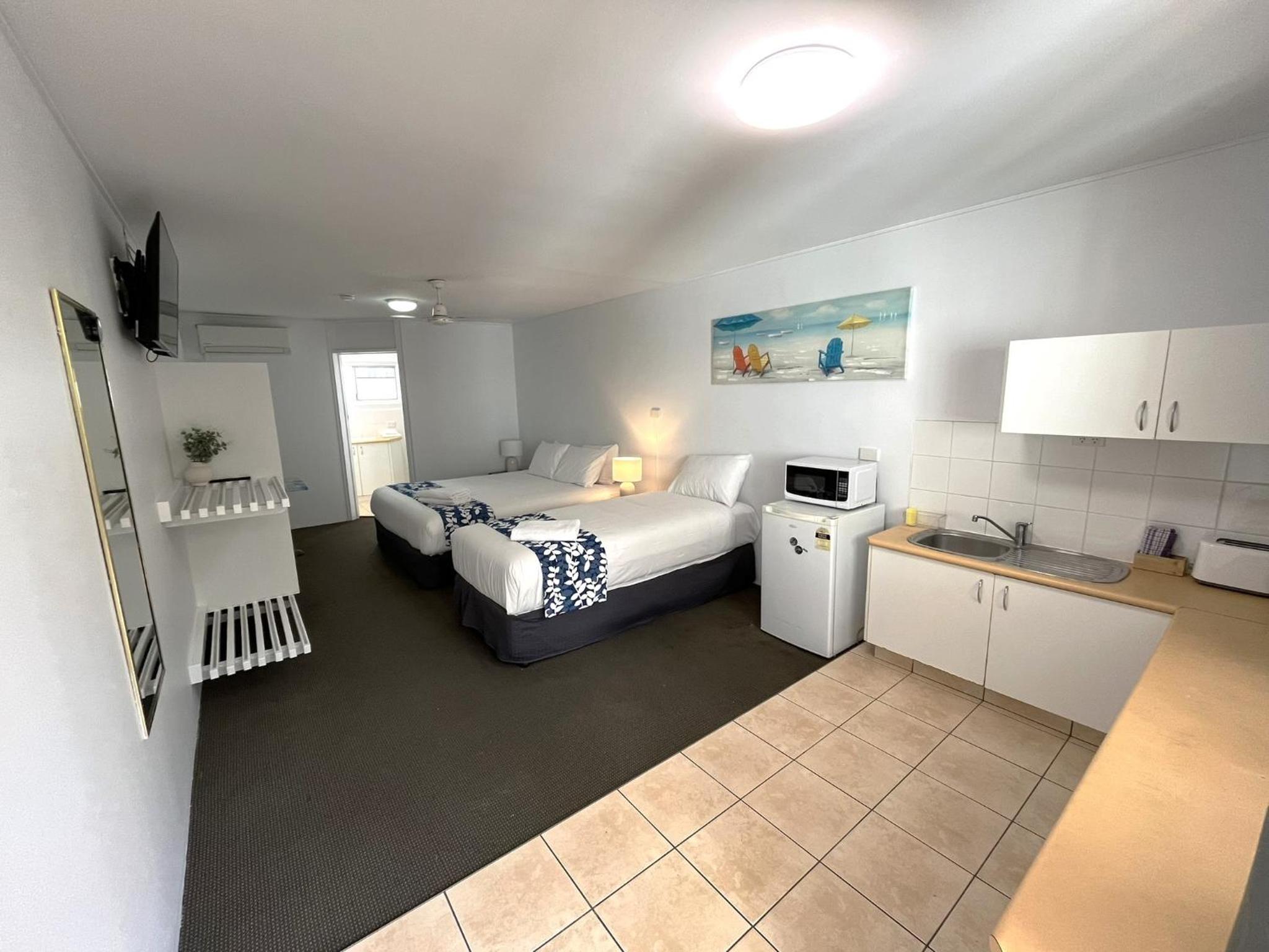 Triple Room - Photo 11