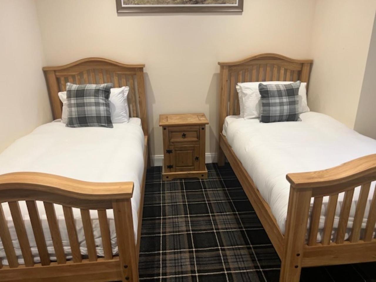 Twin Room with Bathroom photo 1
