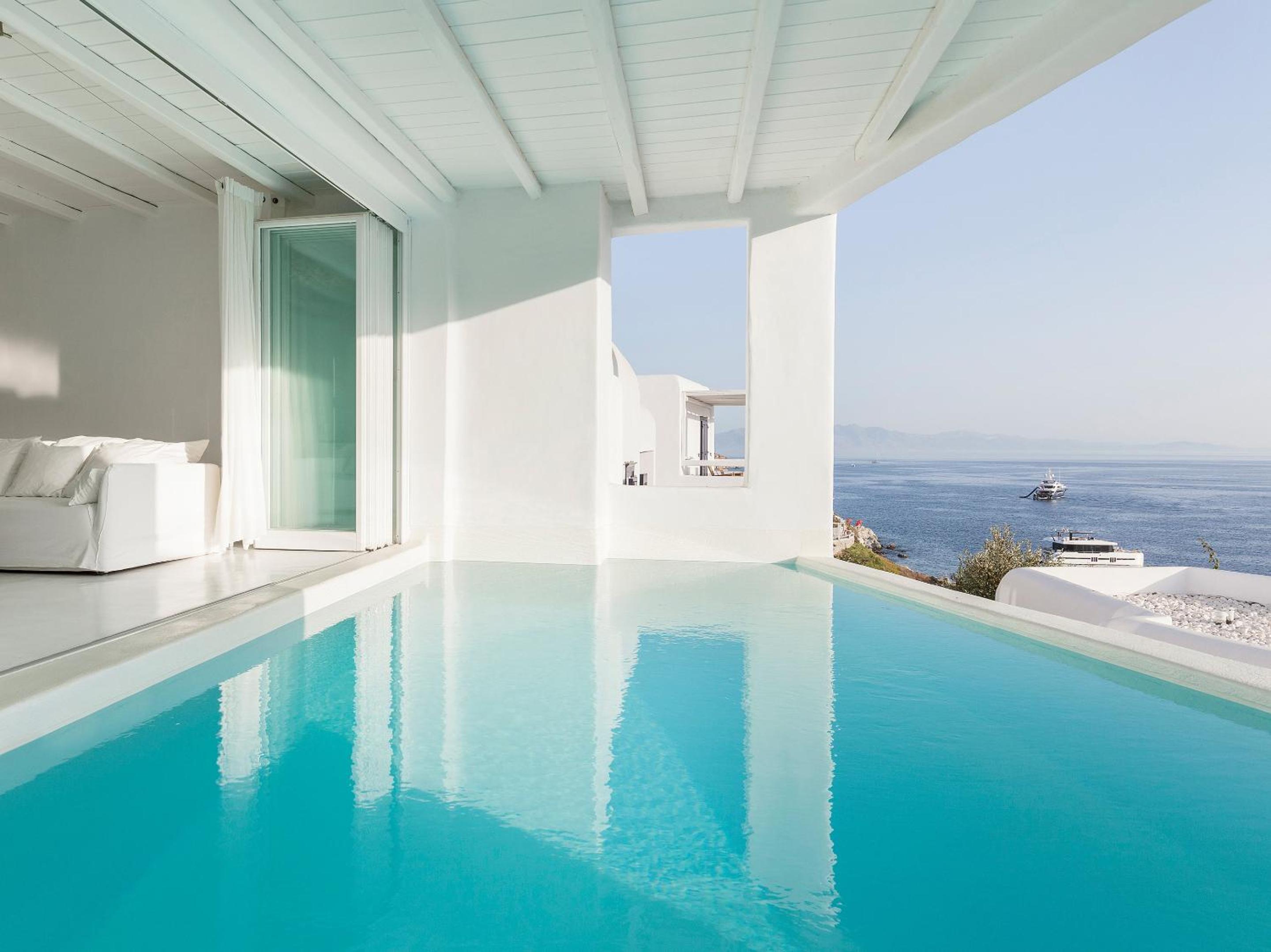 Royal Blu Mansion with Private Pool photo 2