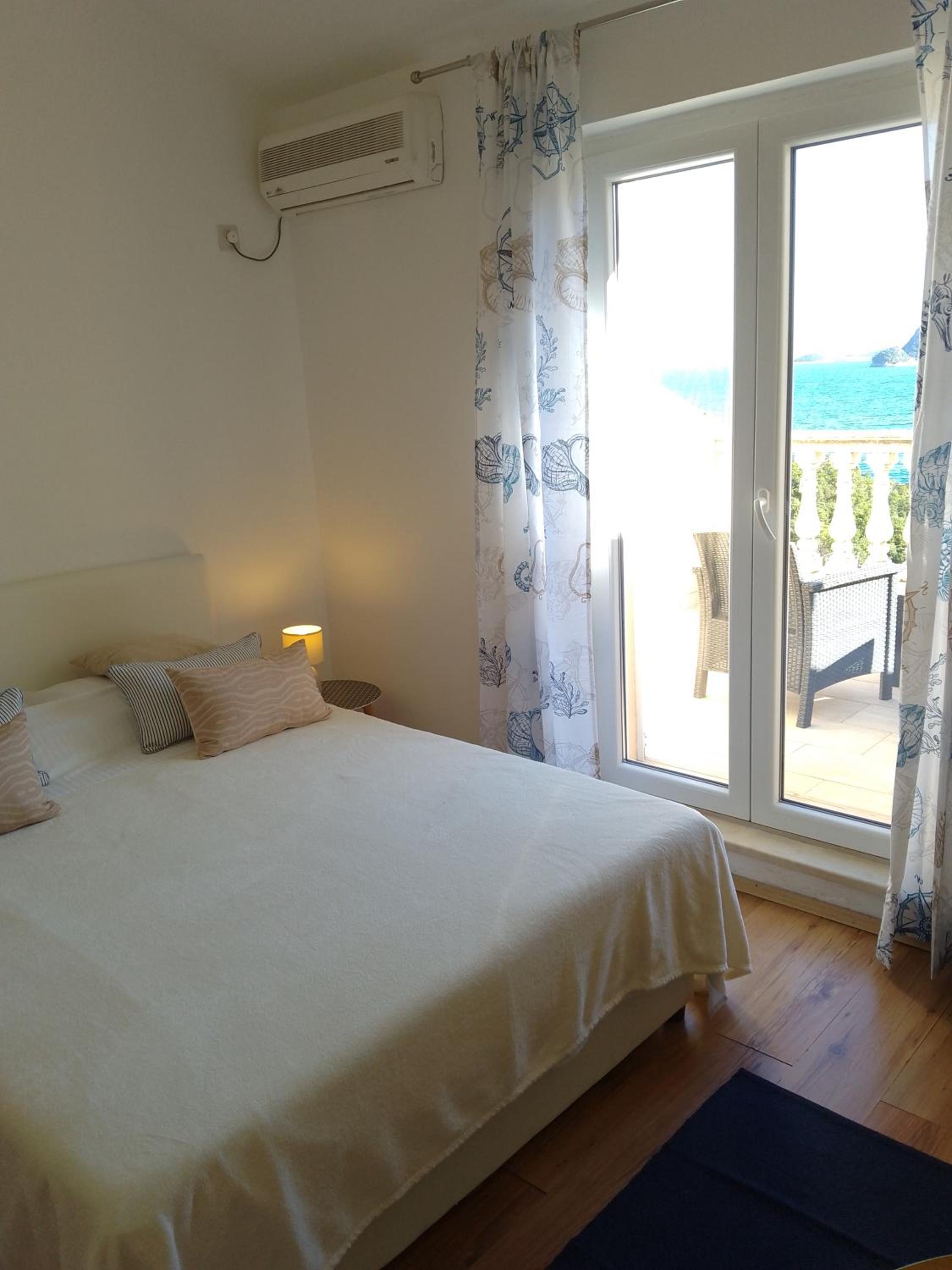 One-Bedroom Apartment With Balcony And Sea View