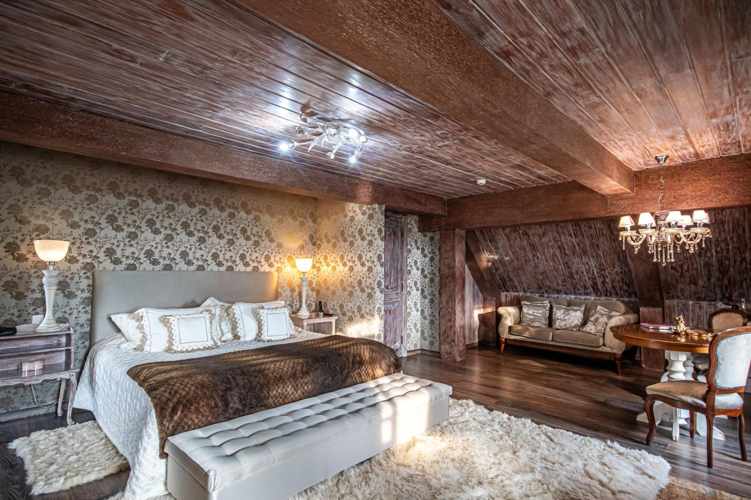 King Suite with Spa Bath photo 3