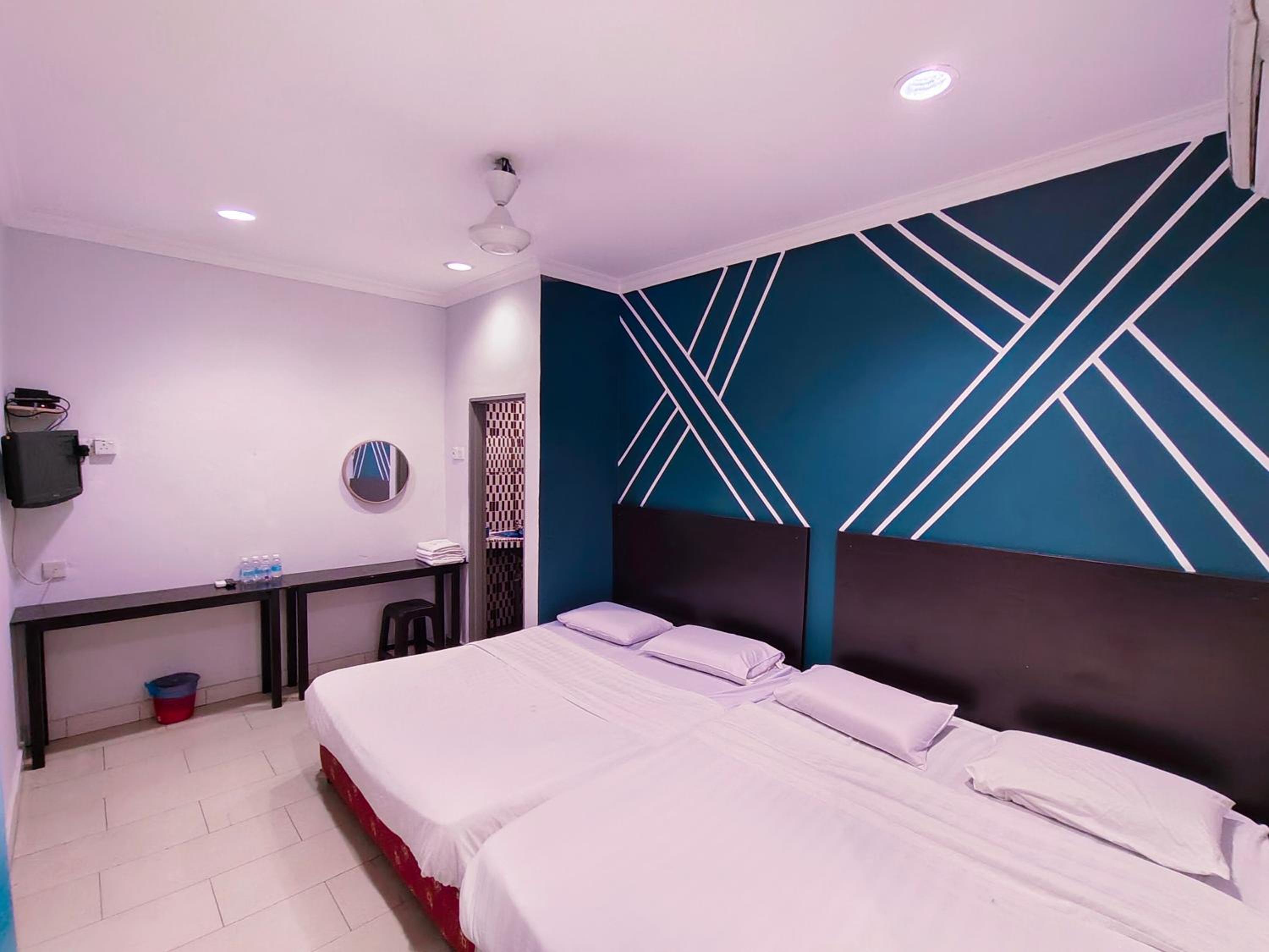 Quadruple Room - Photo 3