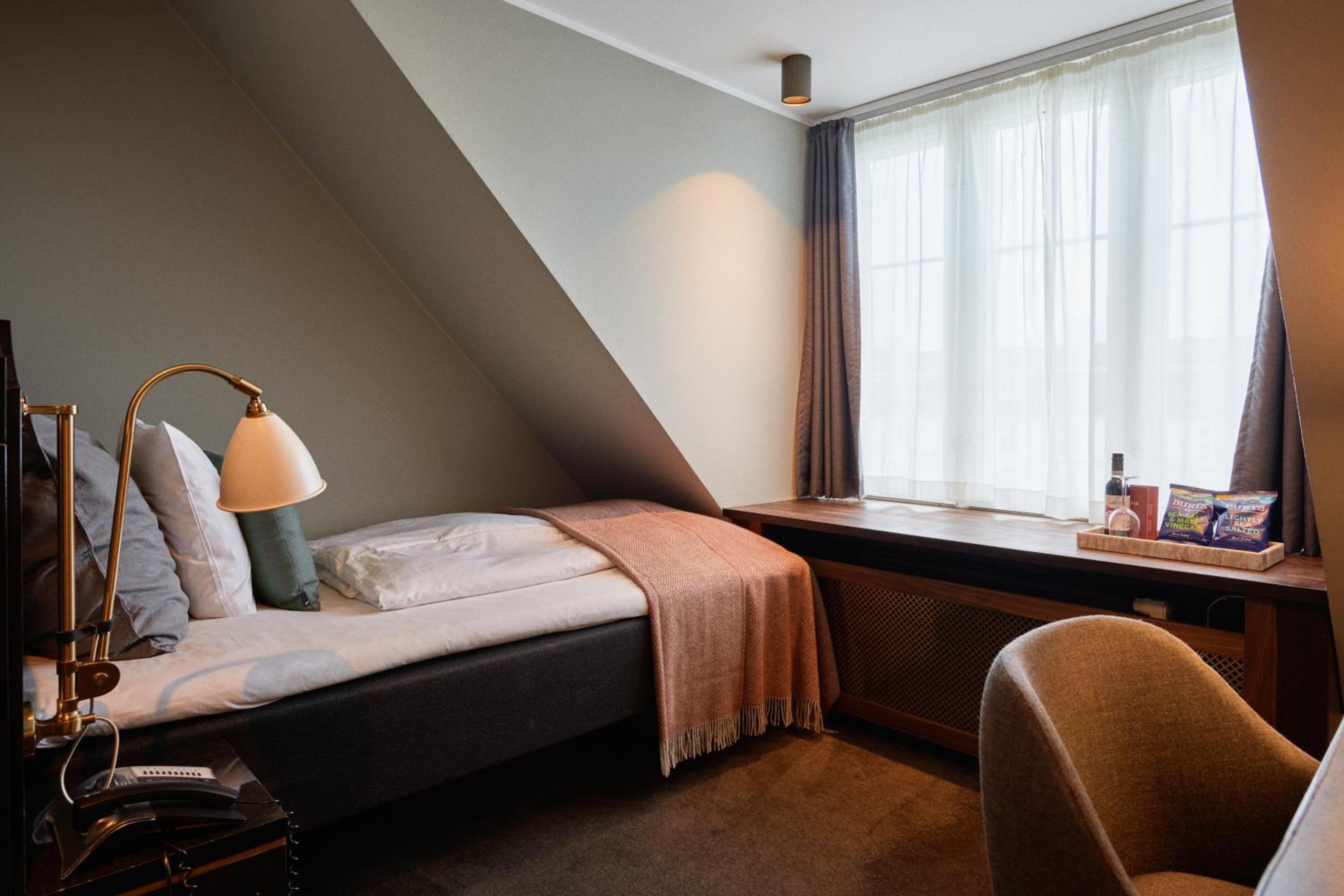 Single Room - Photo 1