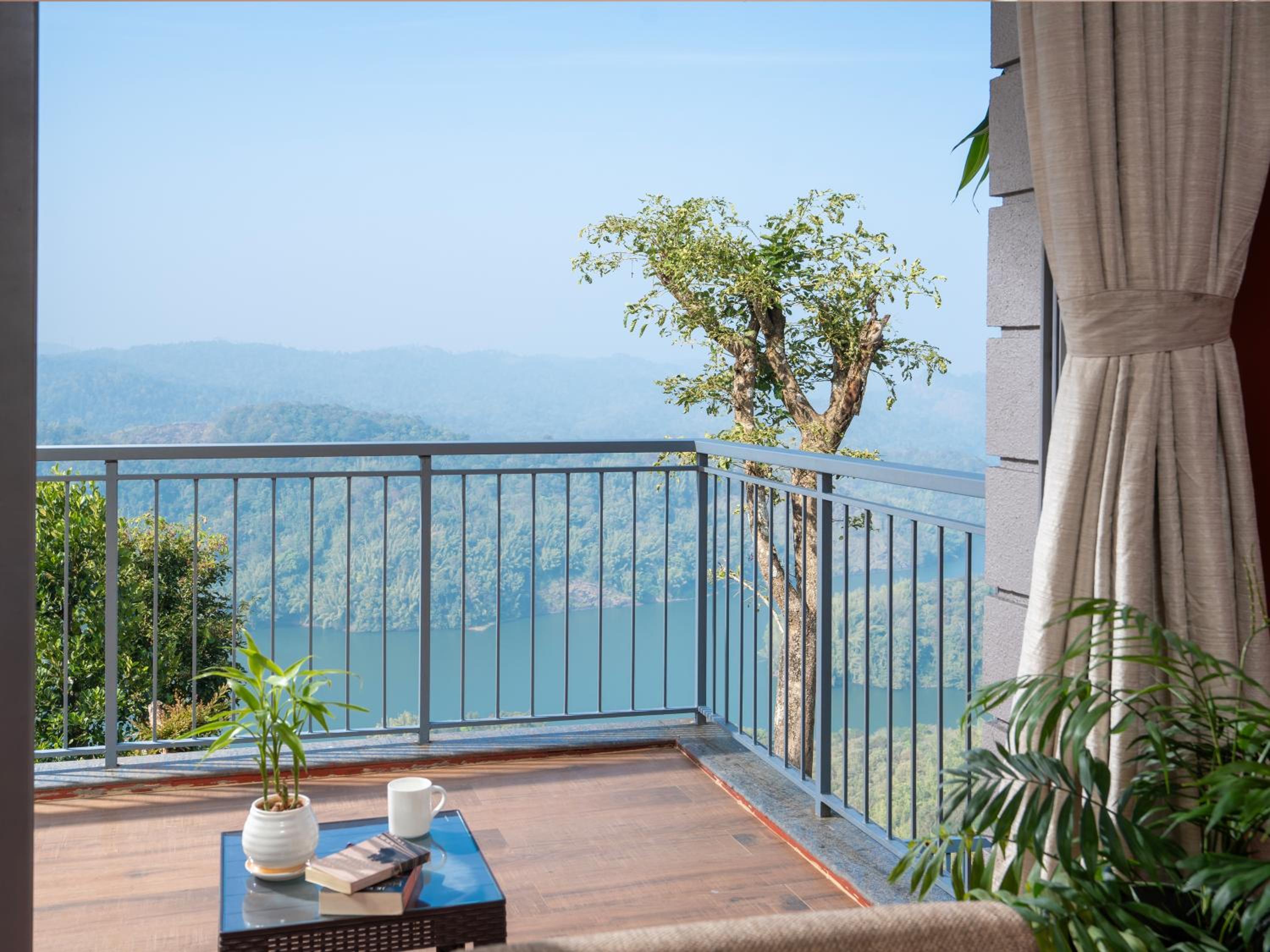 Deluxe lake view