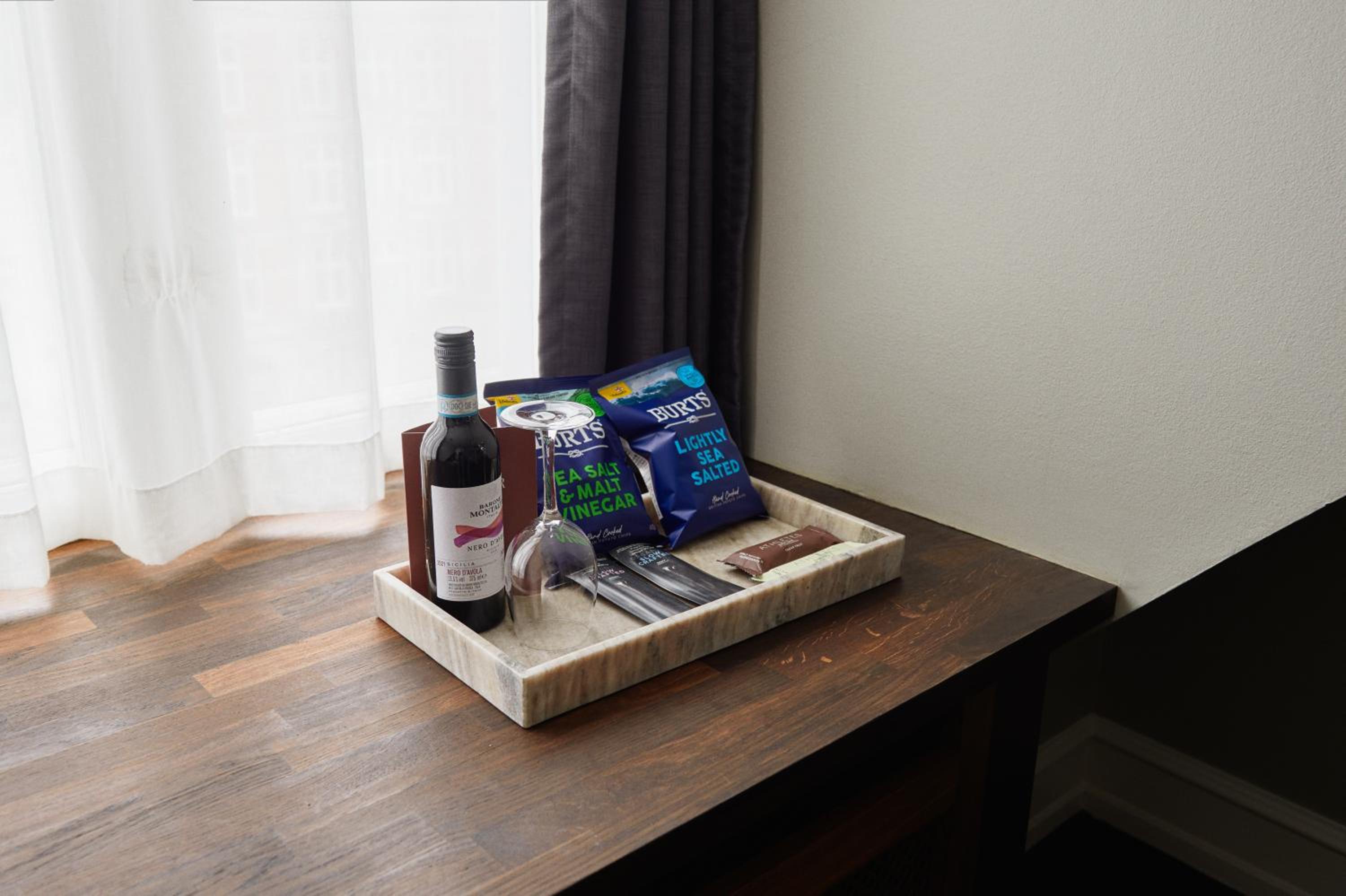 Single Room - Photo 6