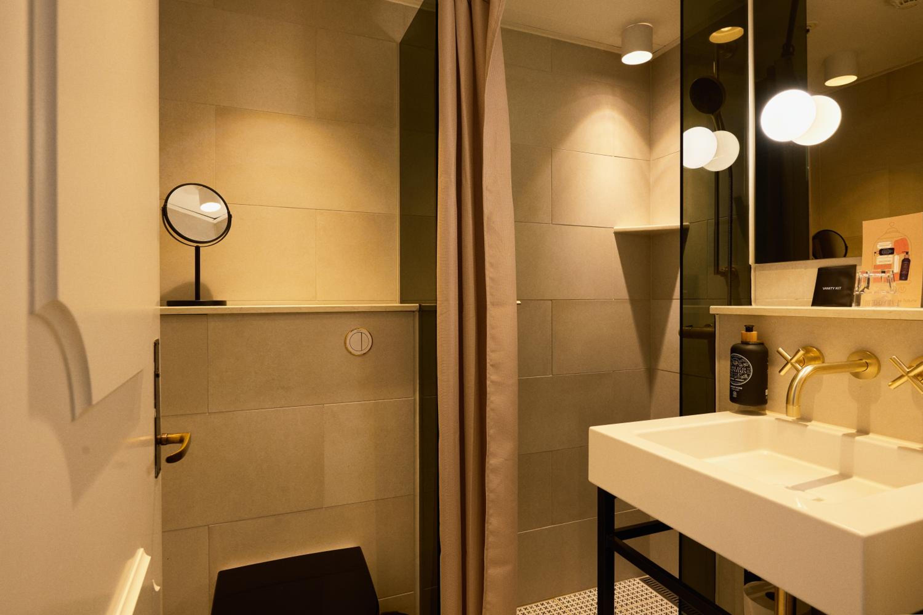 Small Double Room - Photo 2