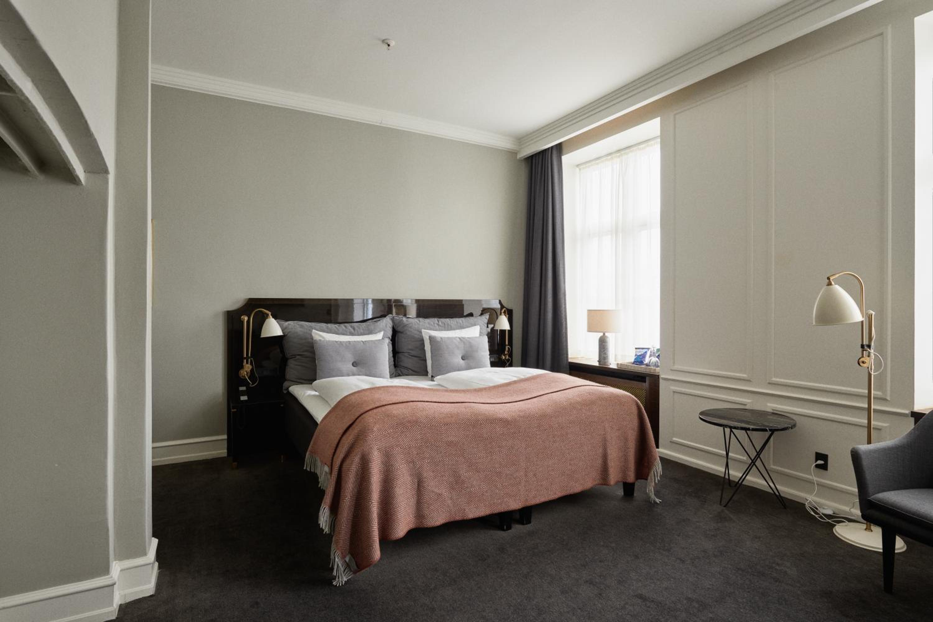Large Deluxe Double Room - Photo 1