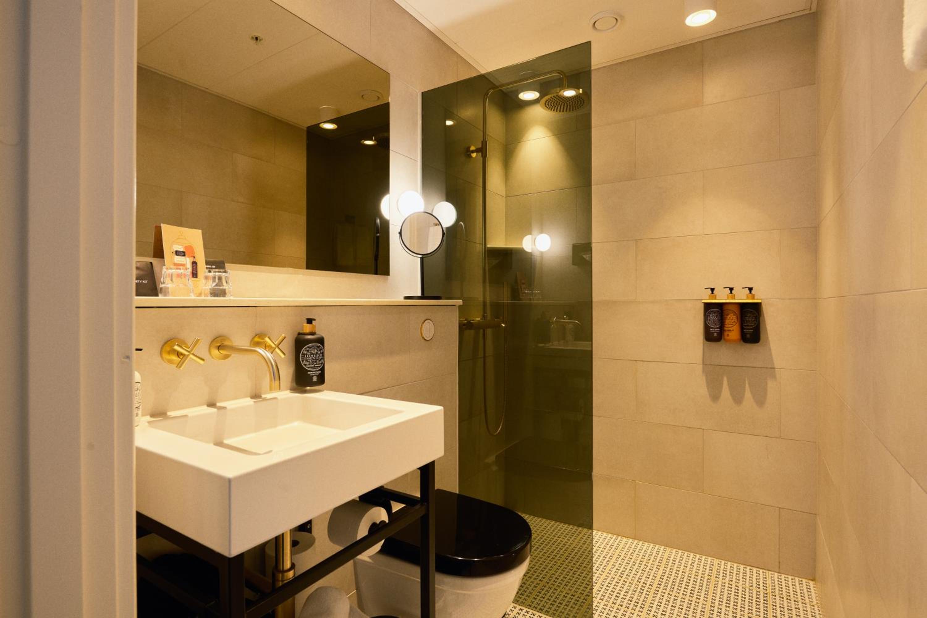 Twin Room - Photo 4