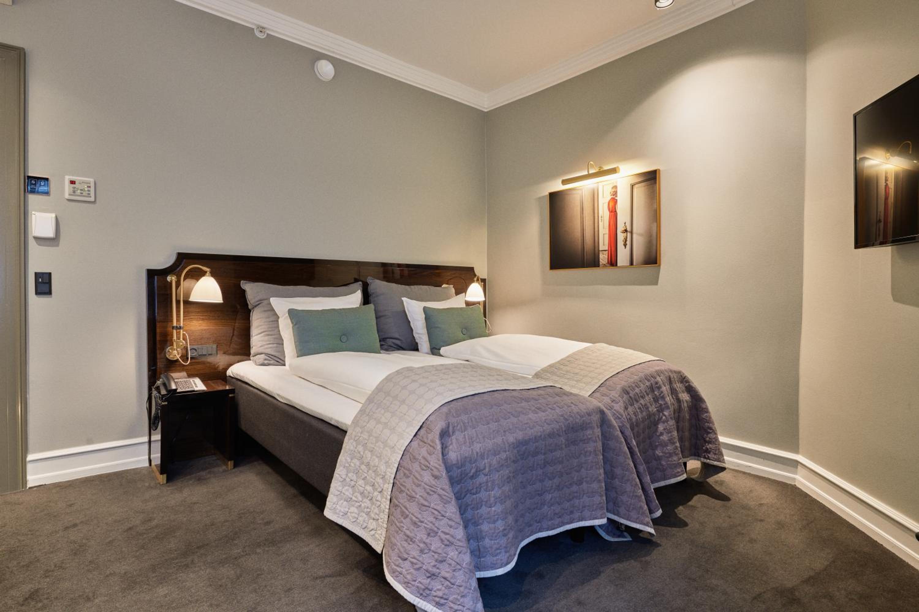 Twin Room - Photo 5