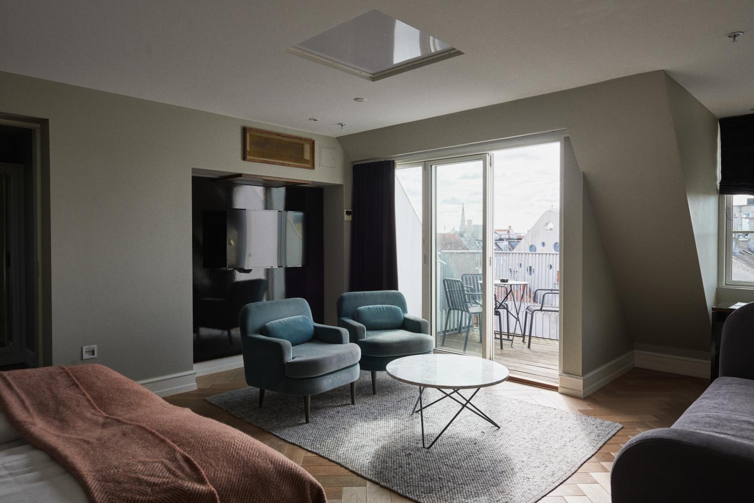 Penthouse Suite - Photo 1