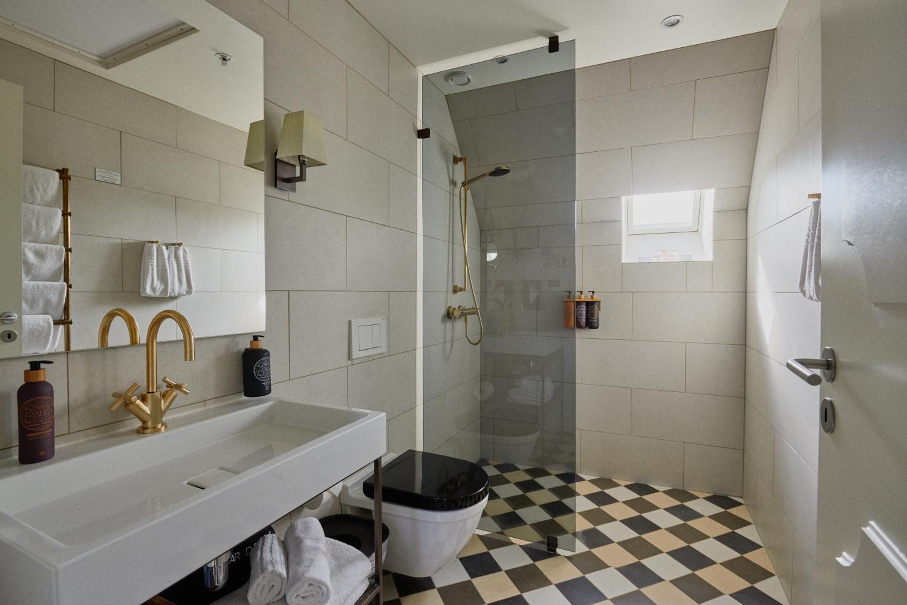 Penthouse Suite - Photo 4