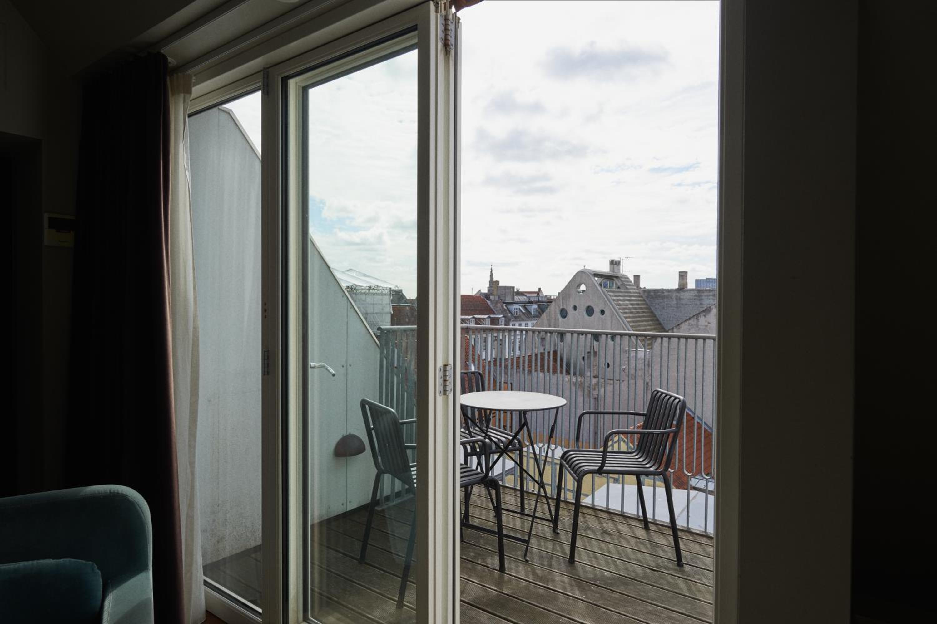Penthouse Suite - Photo 3