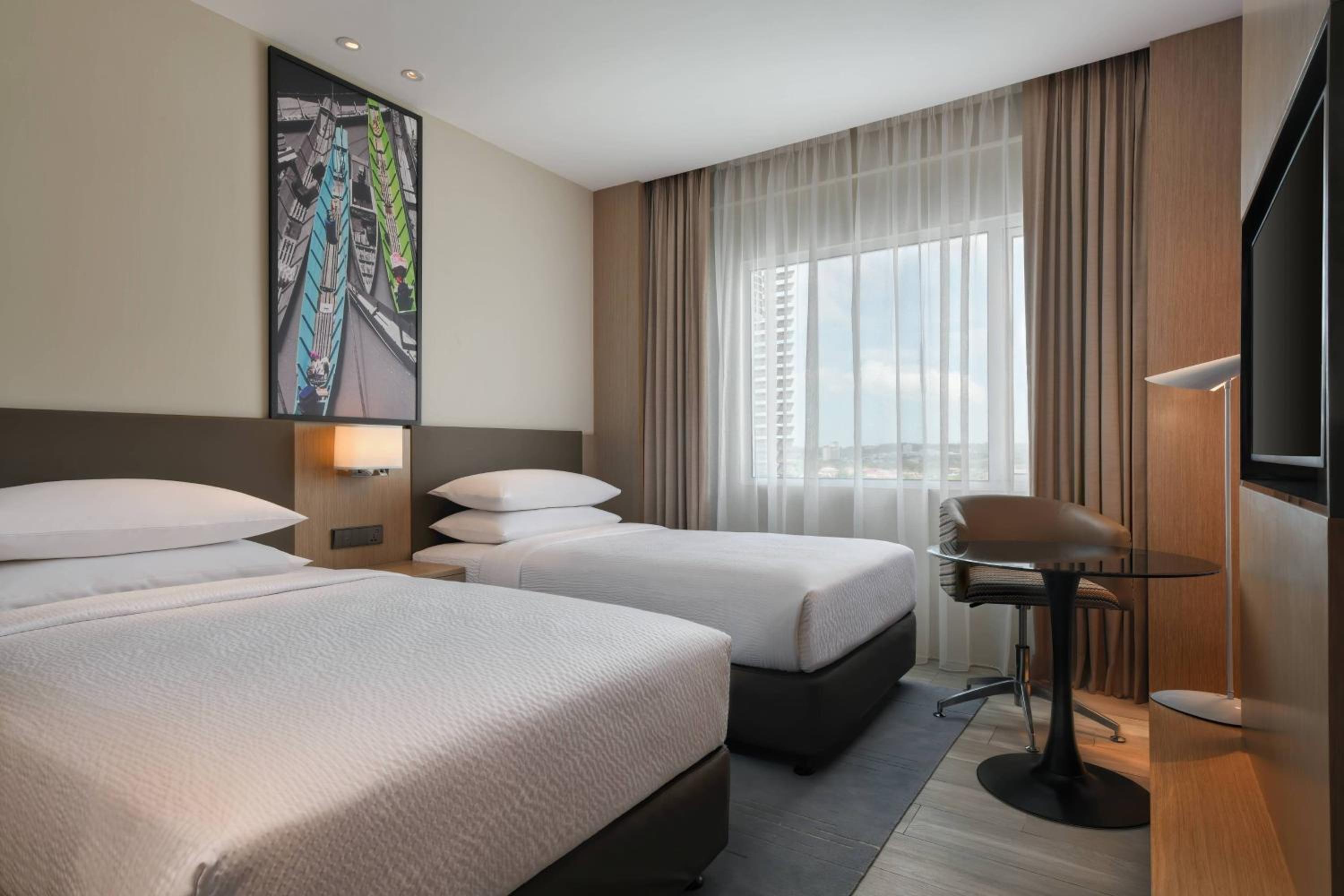 Standard Twin Room - Photo 4