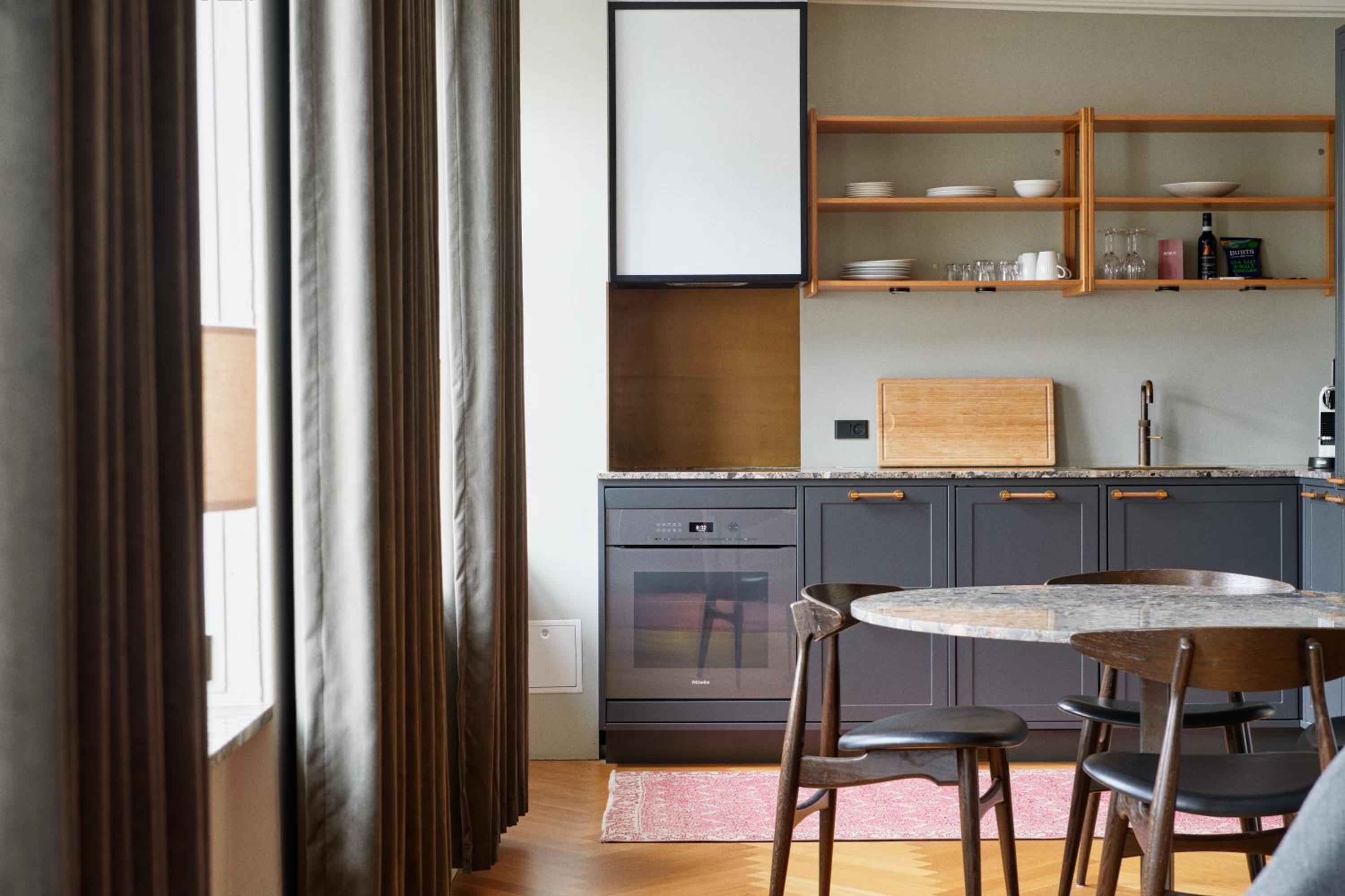 One-Bedroom Apartment - Photo 6