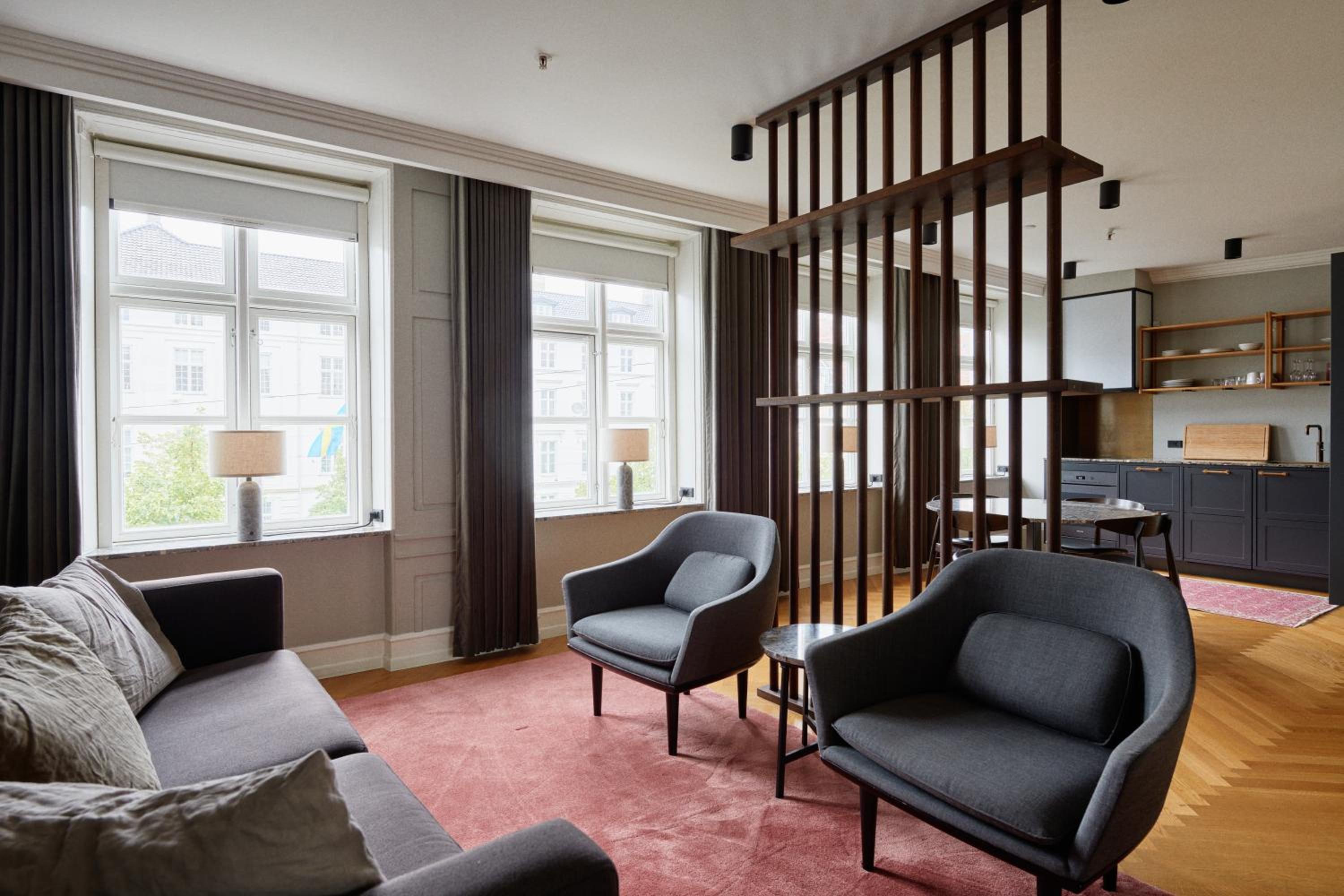 One-Bedroom Apartment - Photo 1