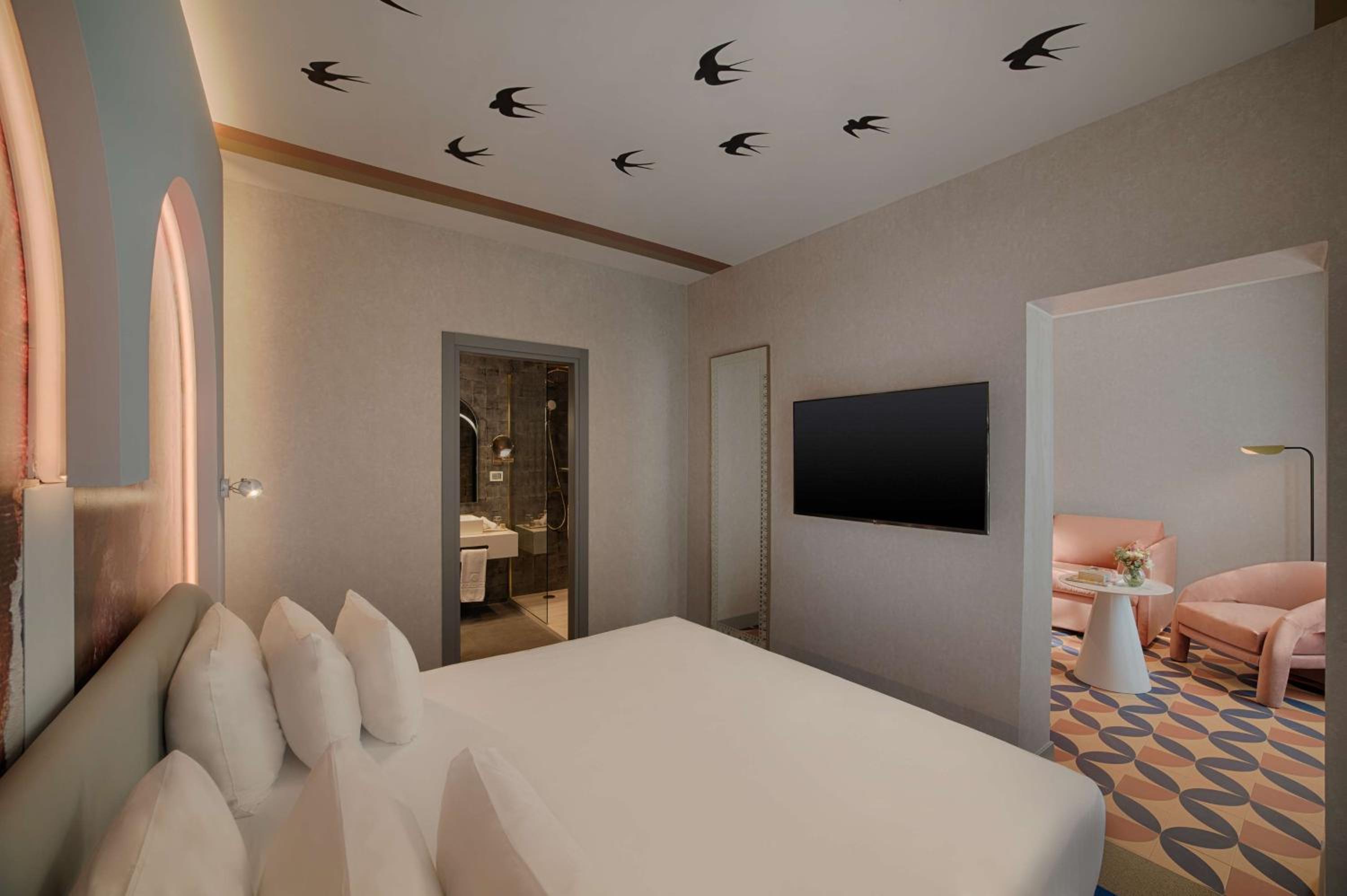 Nhow Family Room thumbnail 5