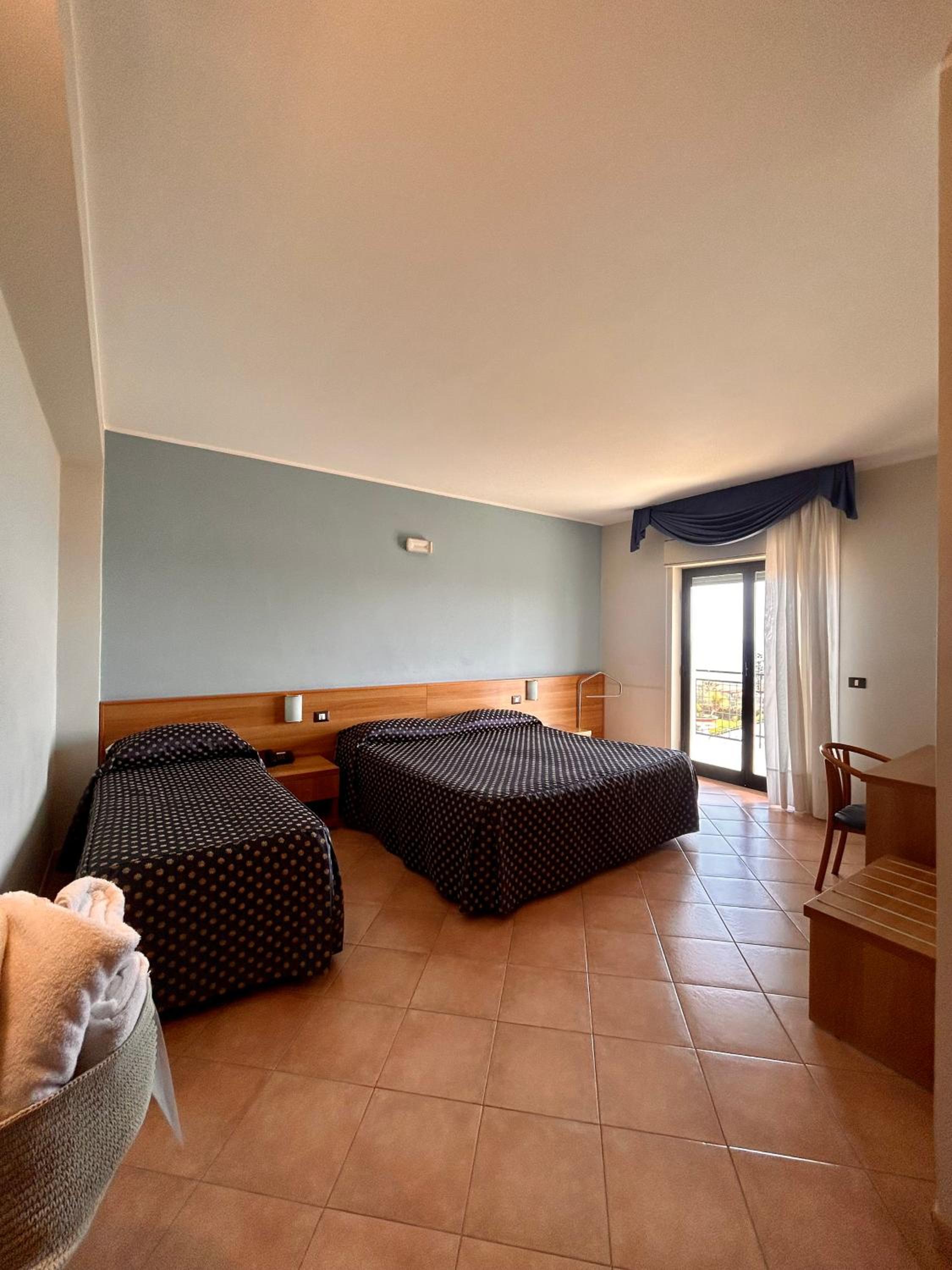 Triple Room with Sea View - Photo 1