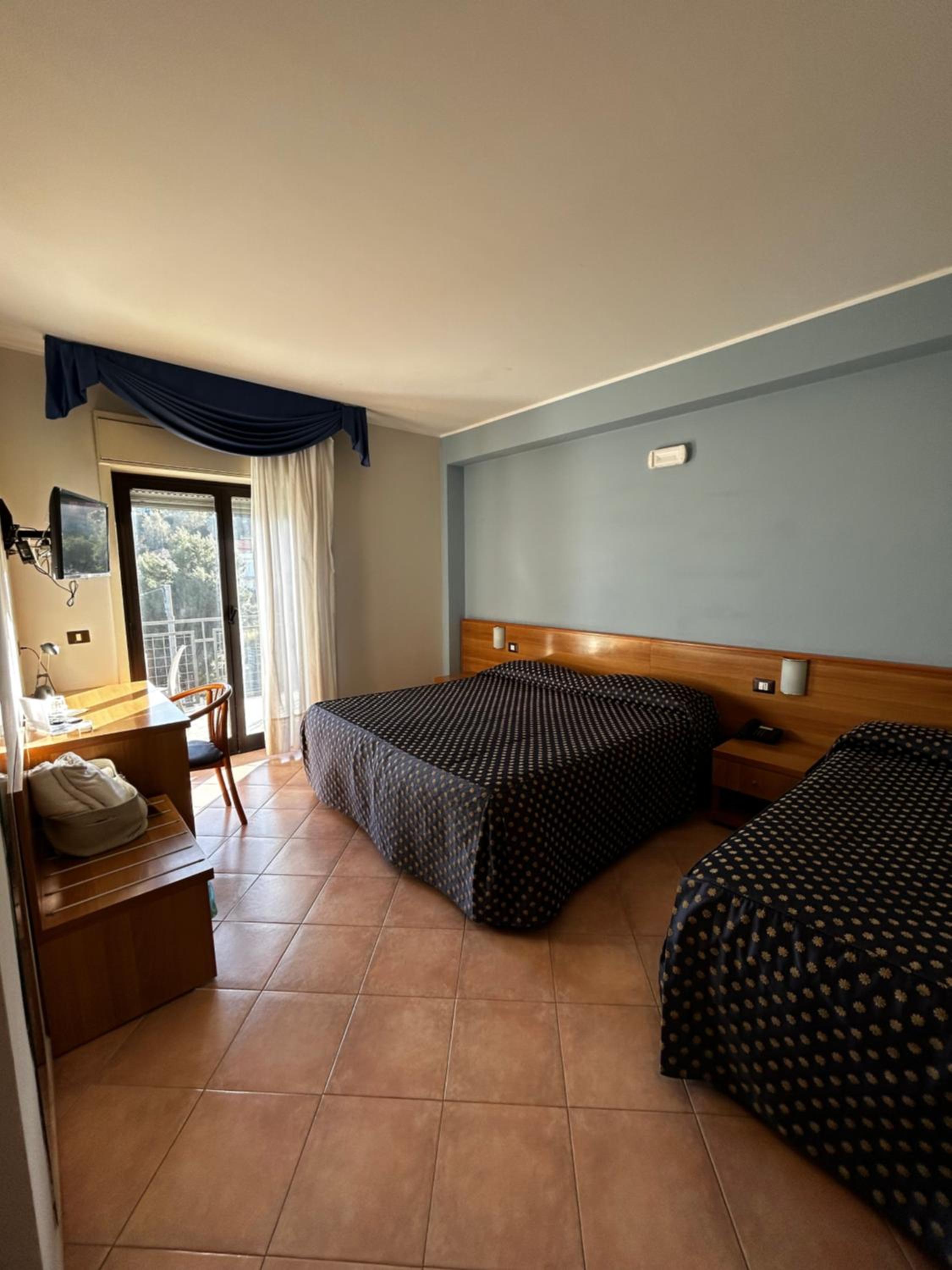 Triple Room - Photo 2