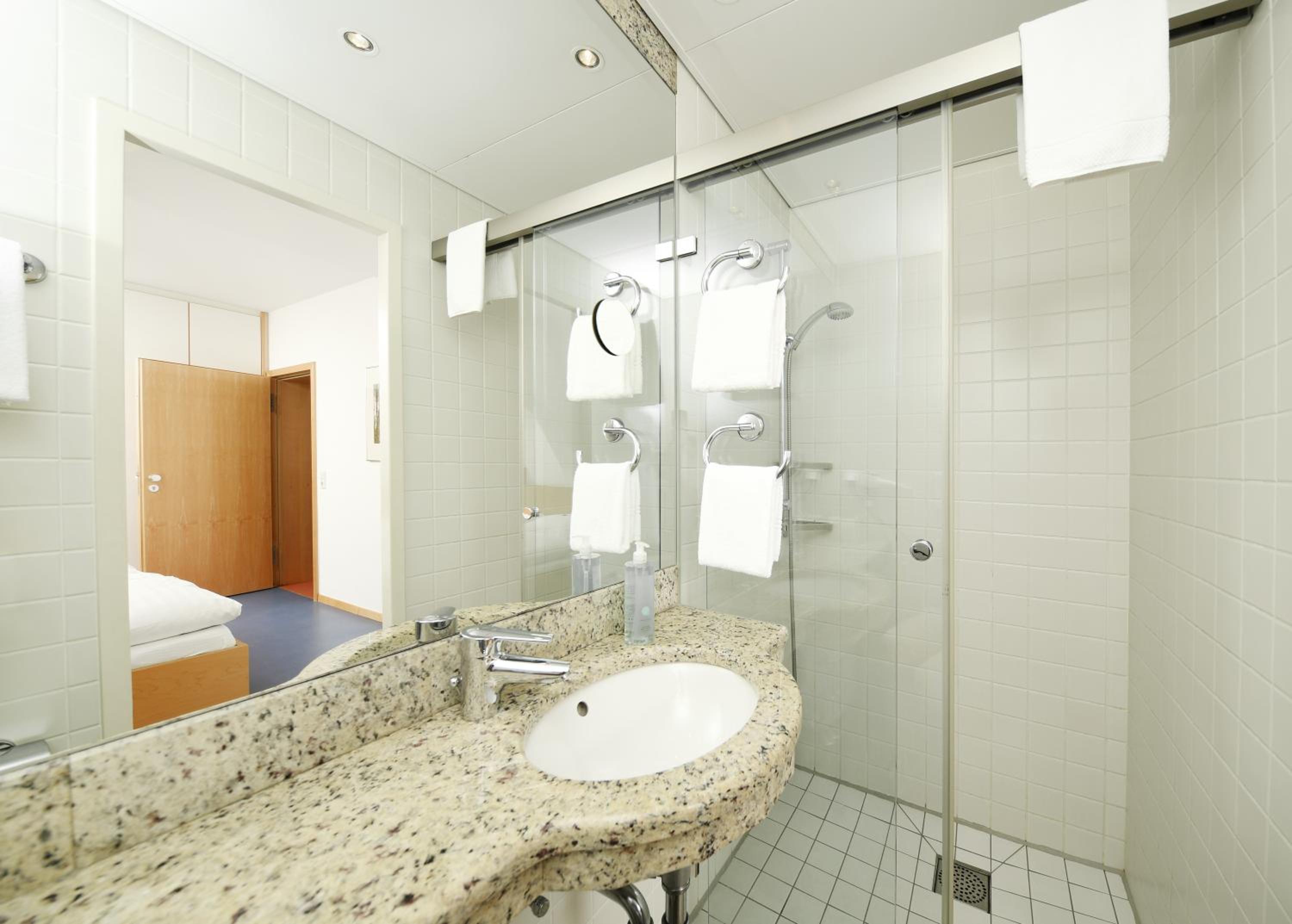 Double Room - Photo 5